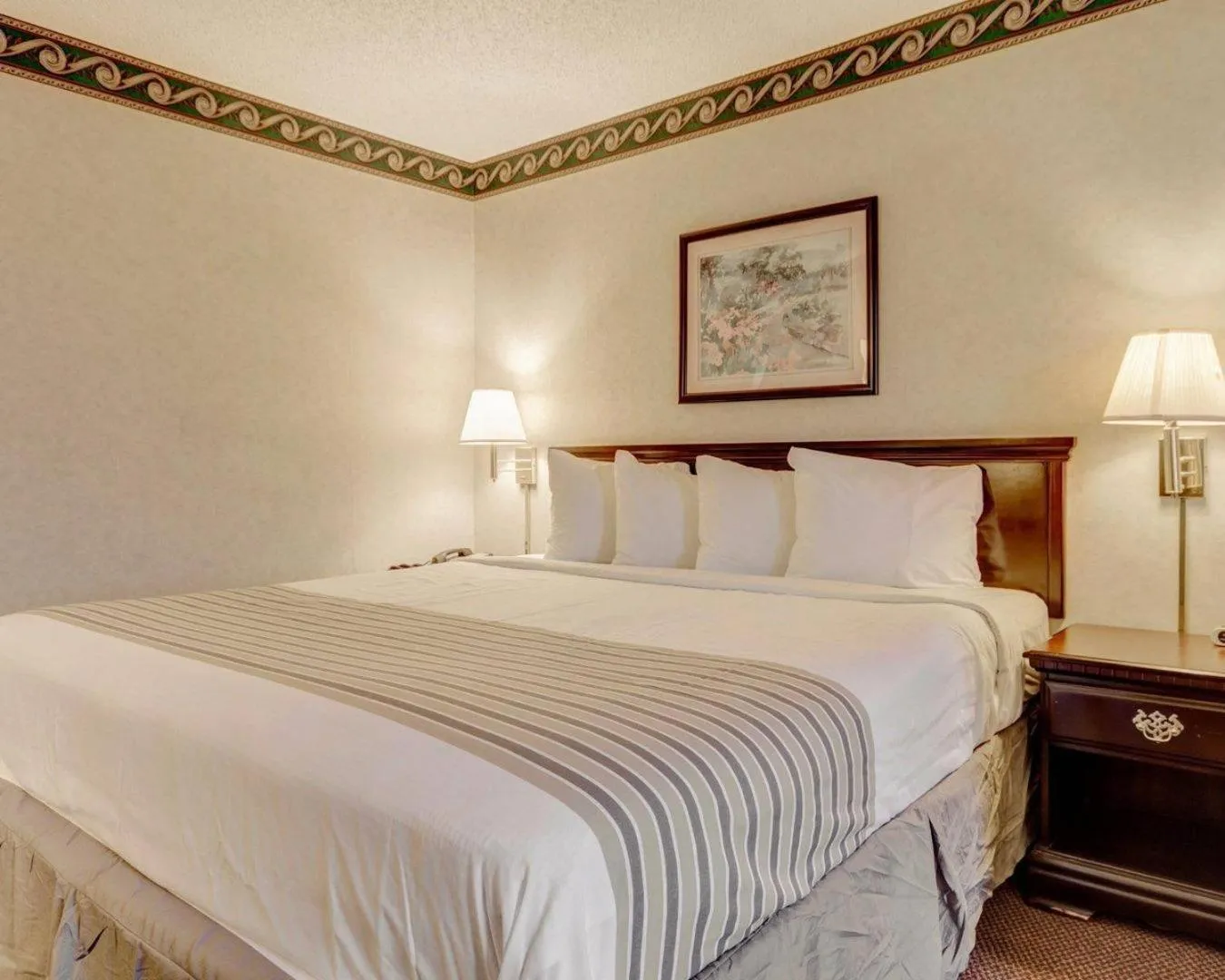 Bedroom in Econo Lodge Inn & Suites El Paso West