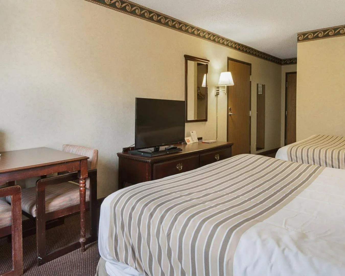 Bedroom in Econo Lodge Inn & Suites El Paso West