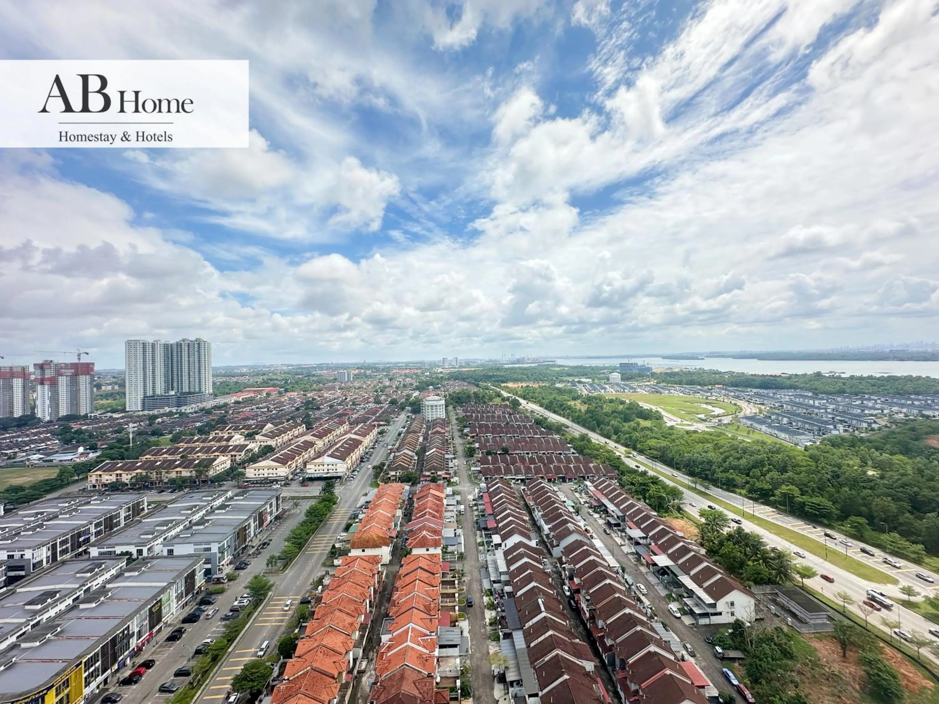 Balcony/Terrace in ABHOME "JAPAN SUITE" #GreenHaven #Olympic Pool #360"SeaView #JB