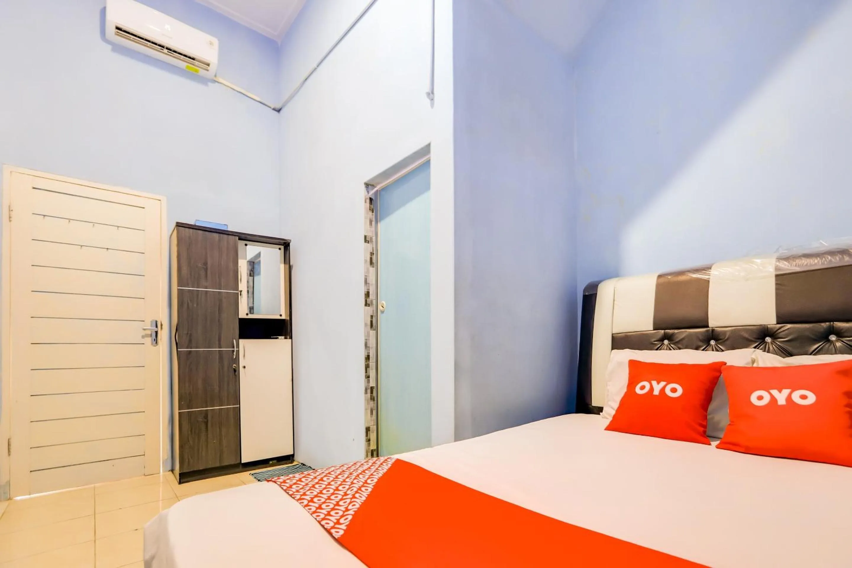 Bedroom, Bed in Hotel O Faster Inn 1