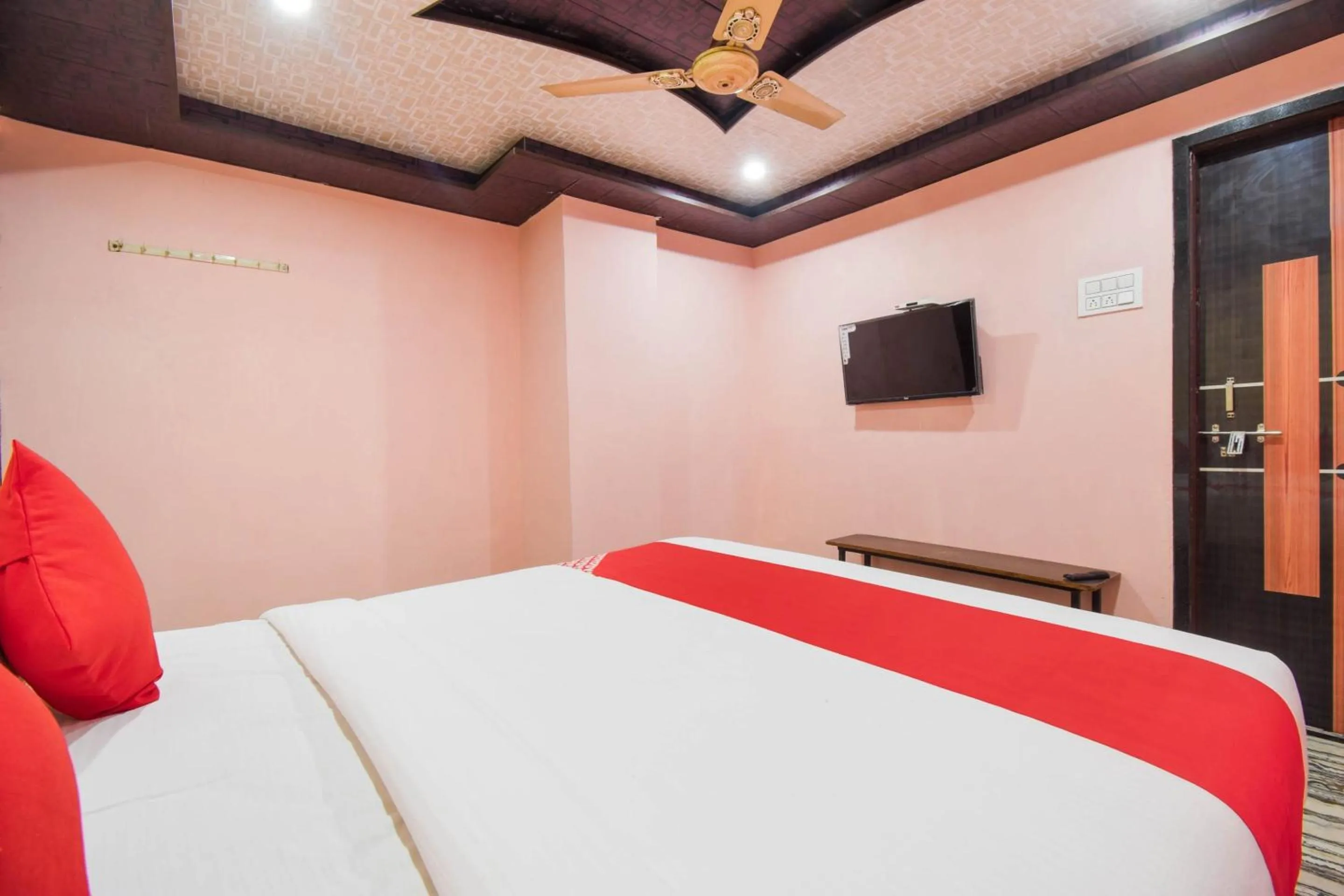 Bedroom, Bed in Hotel O Swastik