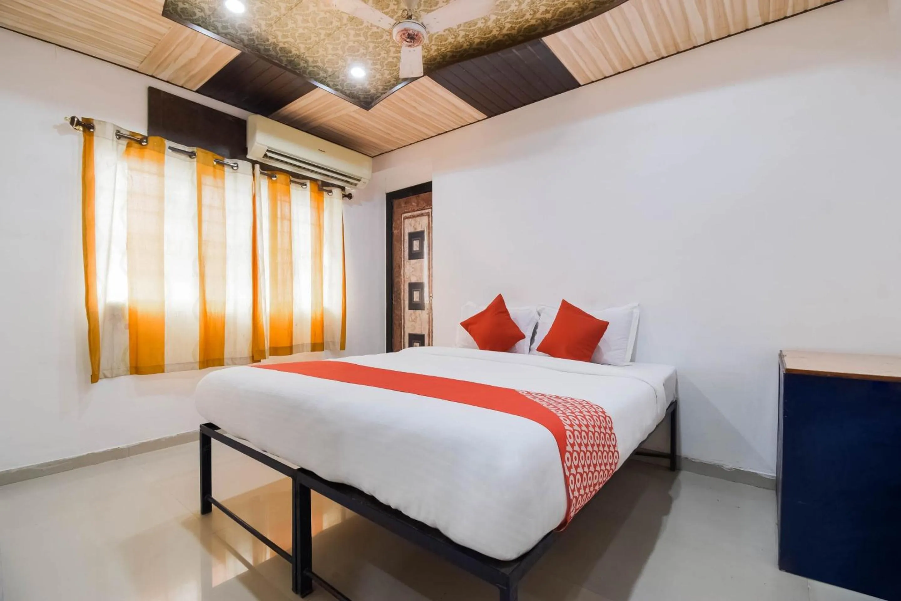 Bedroom, Bed in Hotel O Swastik