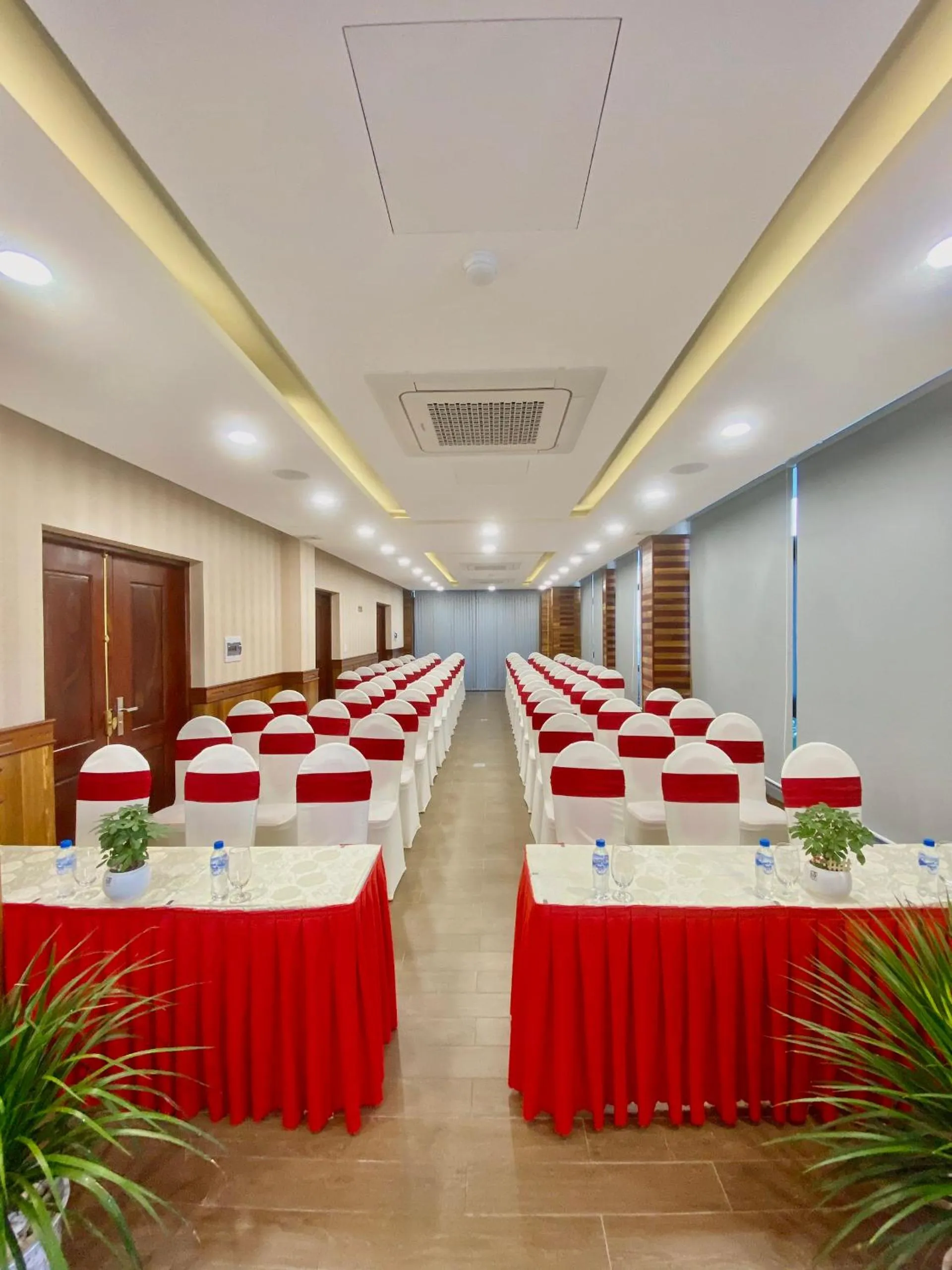 Meeting/conference room in Royal Khanh Hotel