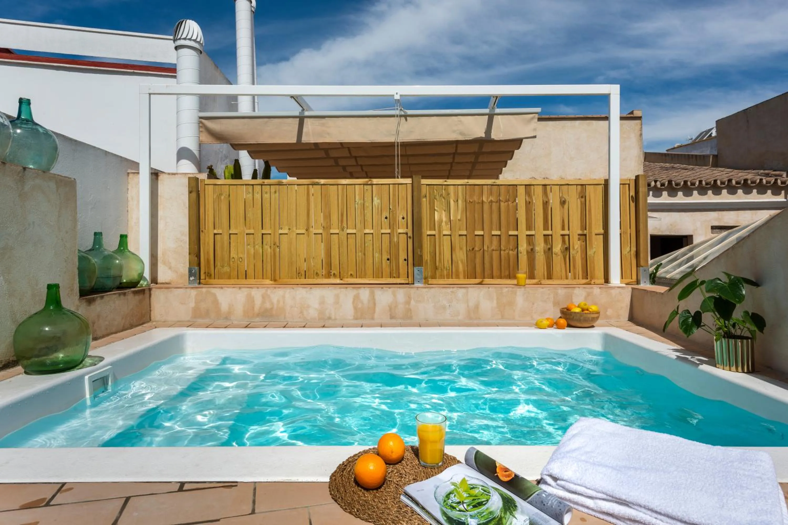 Swimming pool in Casa Sevilla 1855 Suites by Época