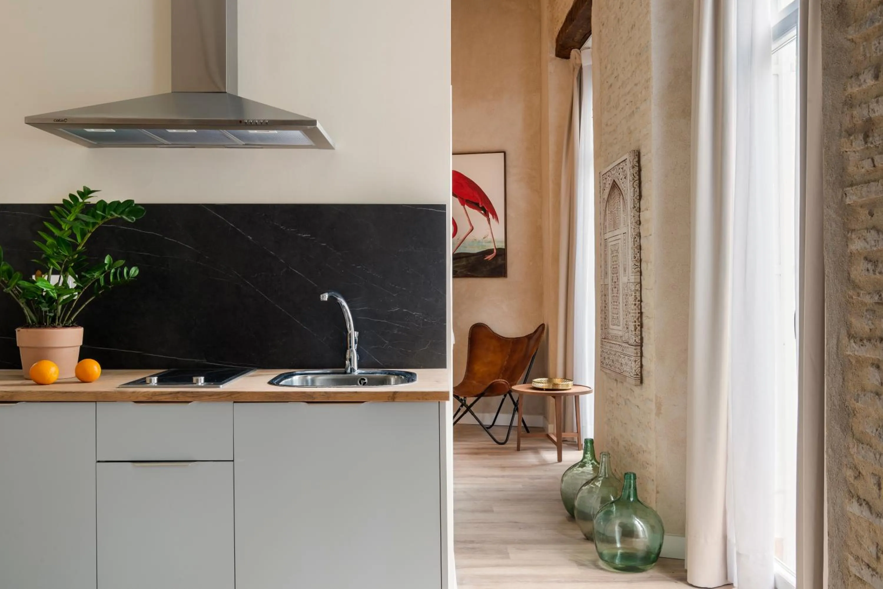 kitchen in Casa Sevilla 1855 Suites by Época