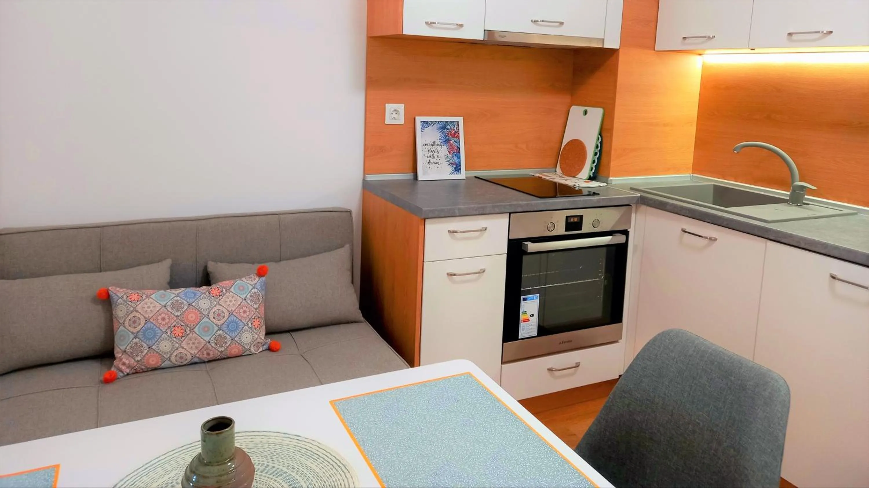 Kitchen or kitchenette in Gardenia Apartments