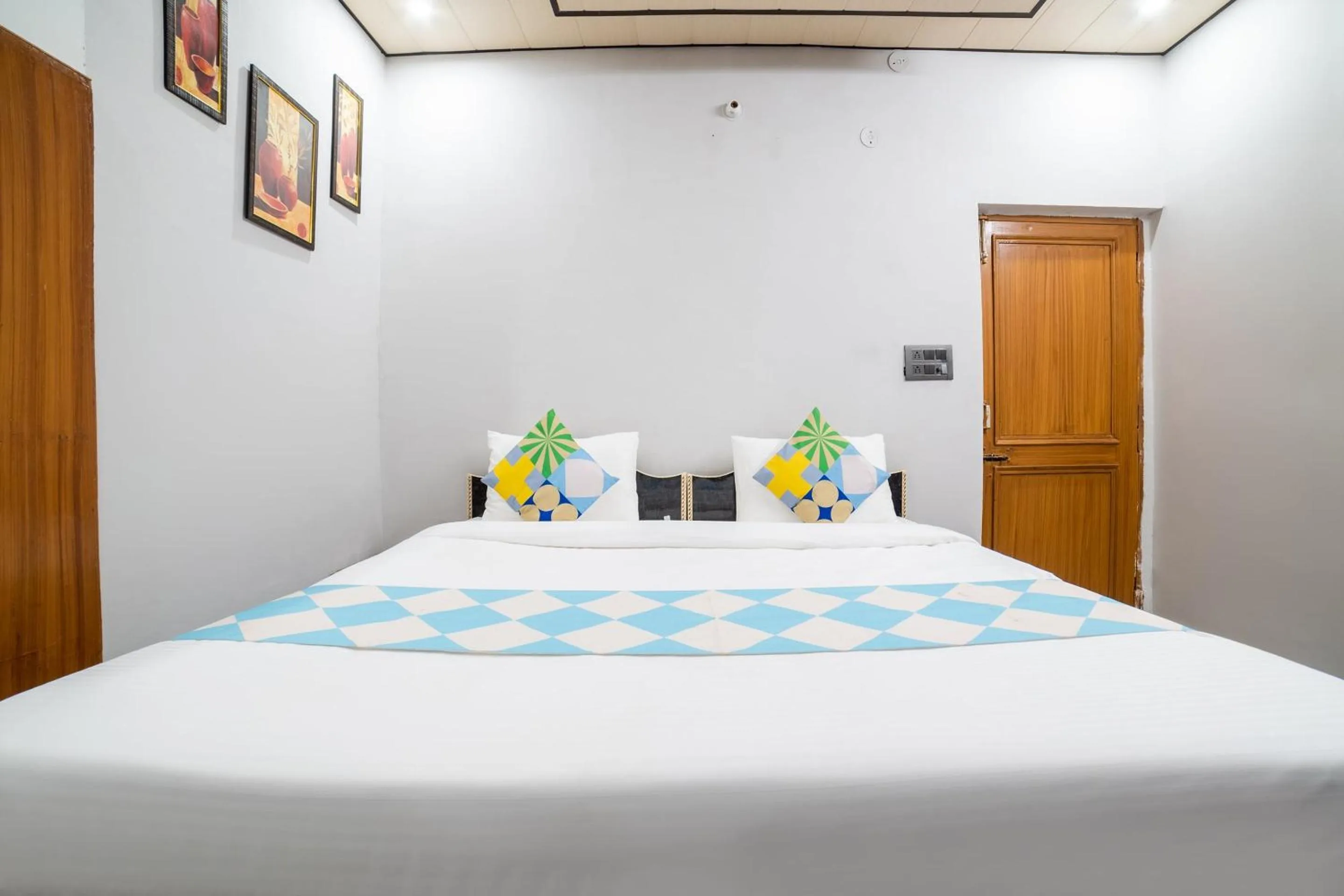 Bedroom, Bed in Hotel O Home Gautam Homestay