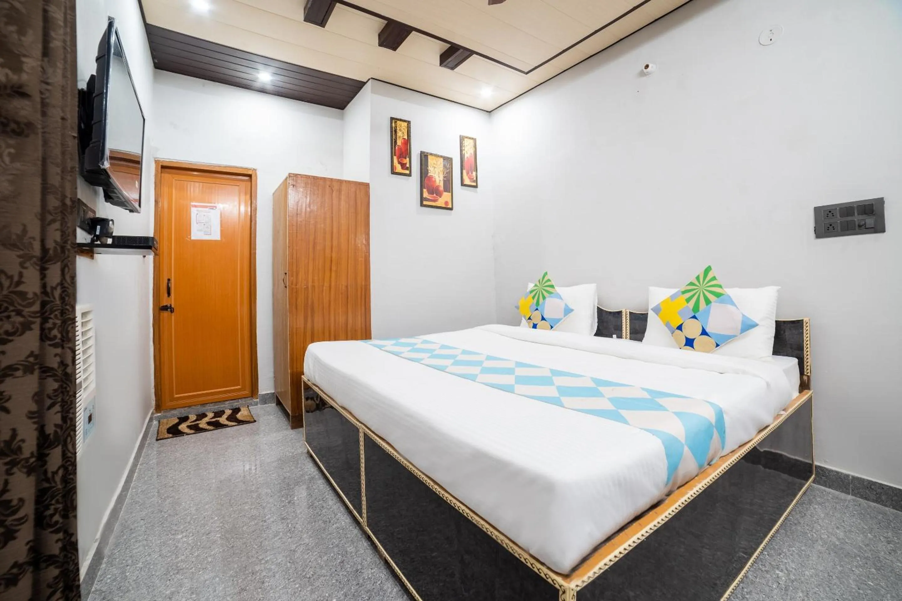 Bedroom, Bed in Hotel O Home Gautam Homestay