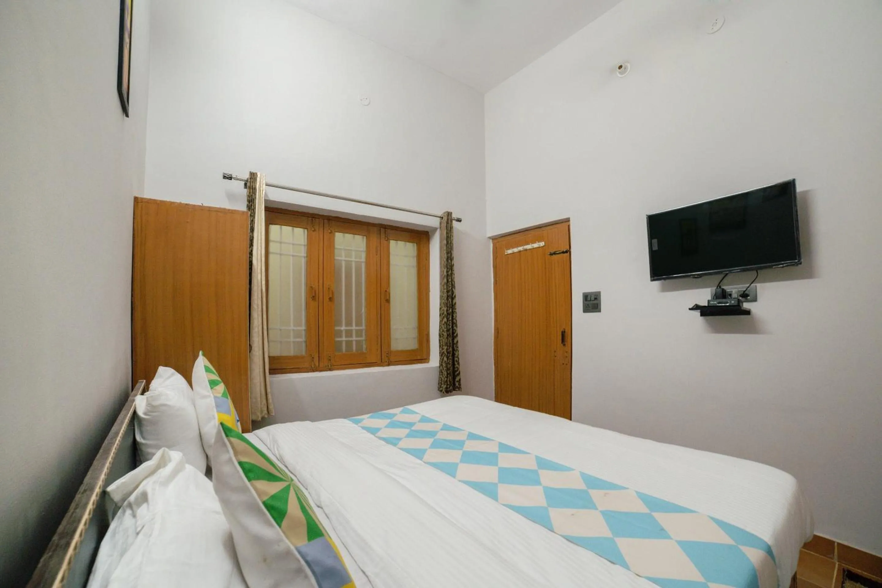 Bedroom, Bed in Hotel O Home Gautam Homestay