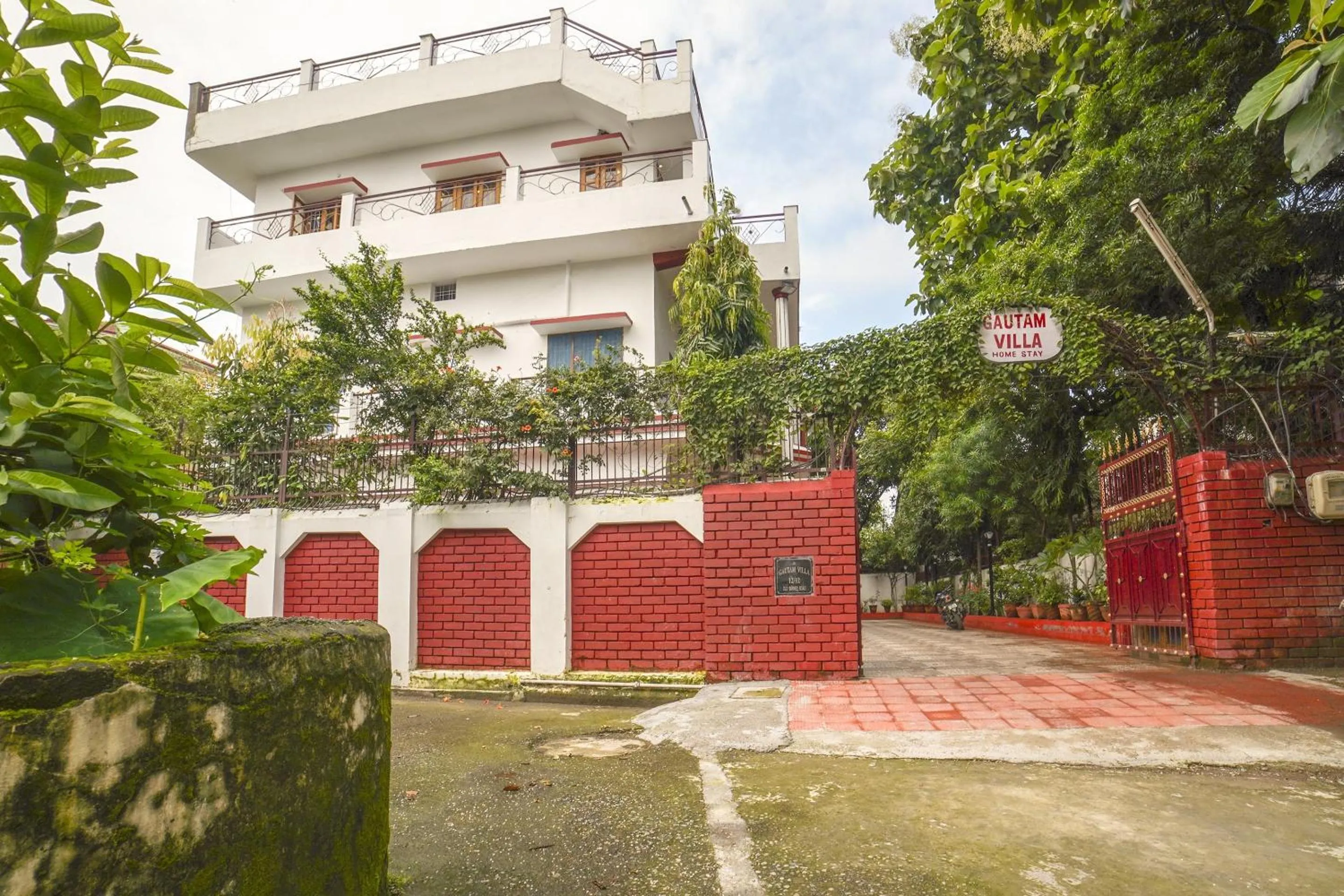 Facade/entrance in Hotel O Home Gautam Homestay