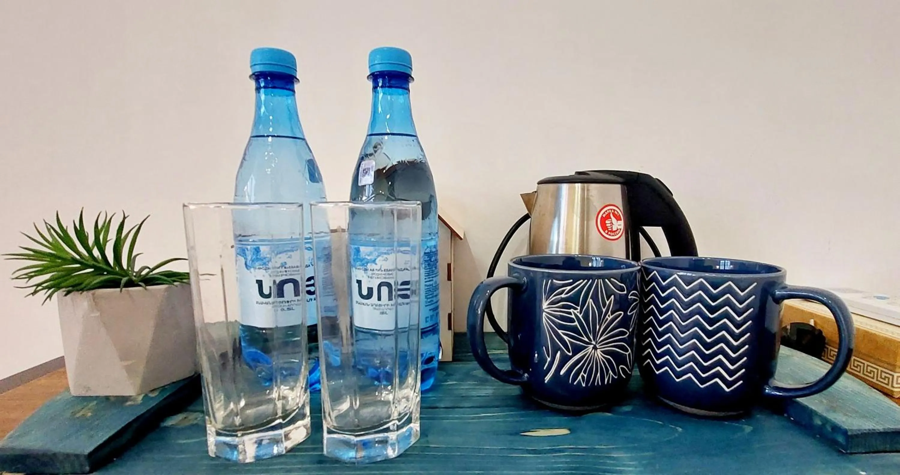 Coffee/tea facilities in Blur Inn Gallery