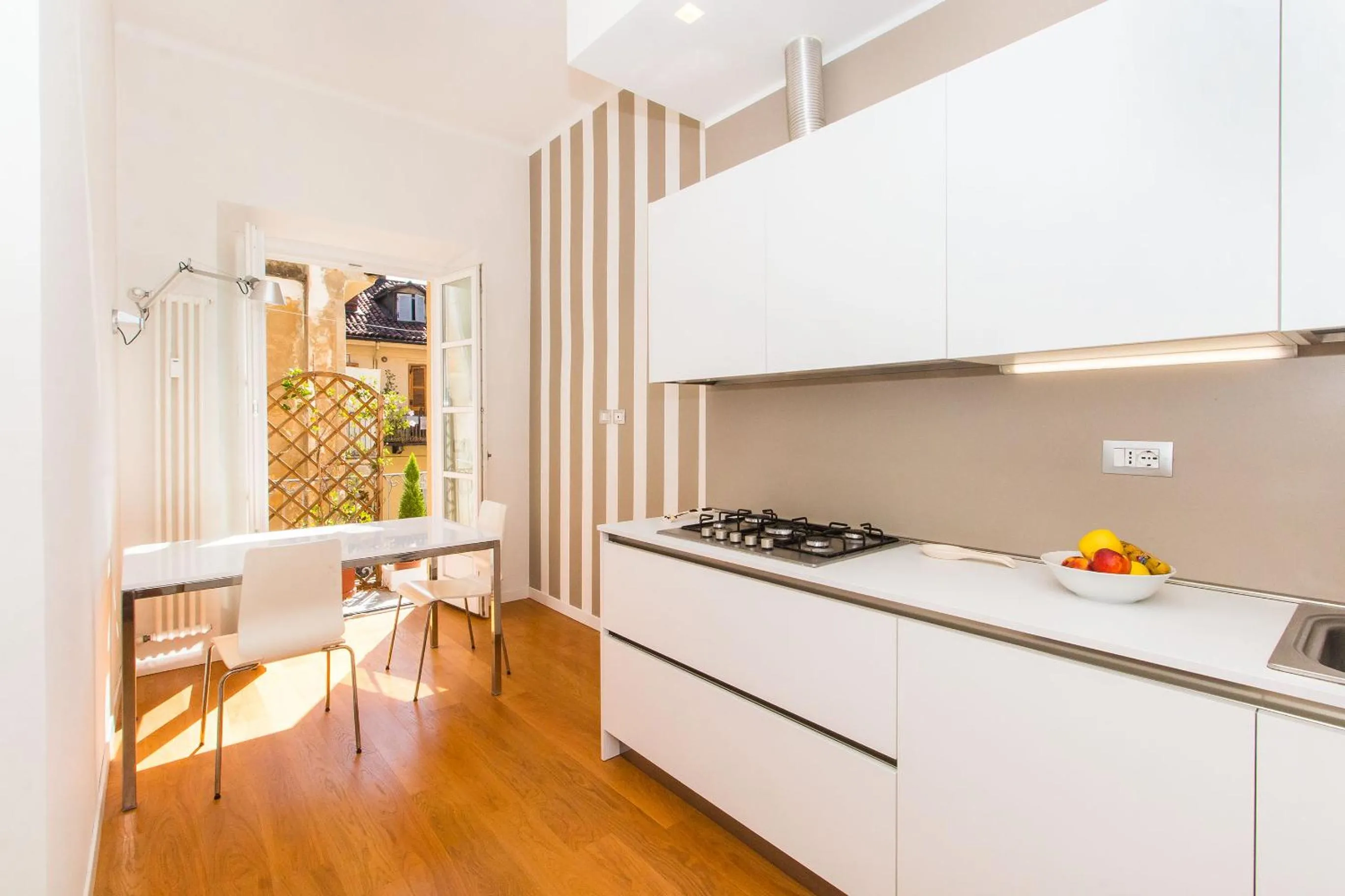 GuestHost - Porta Nuova & Parco del Valentino Roomy Flat