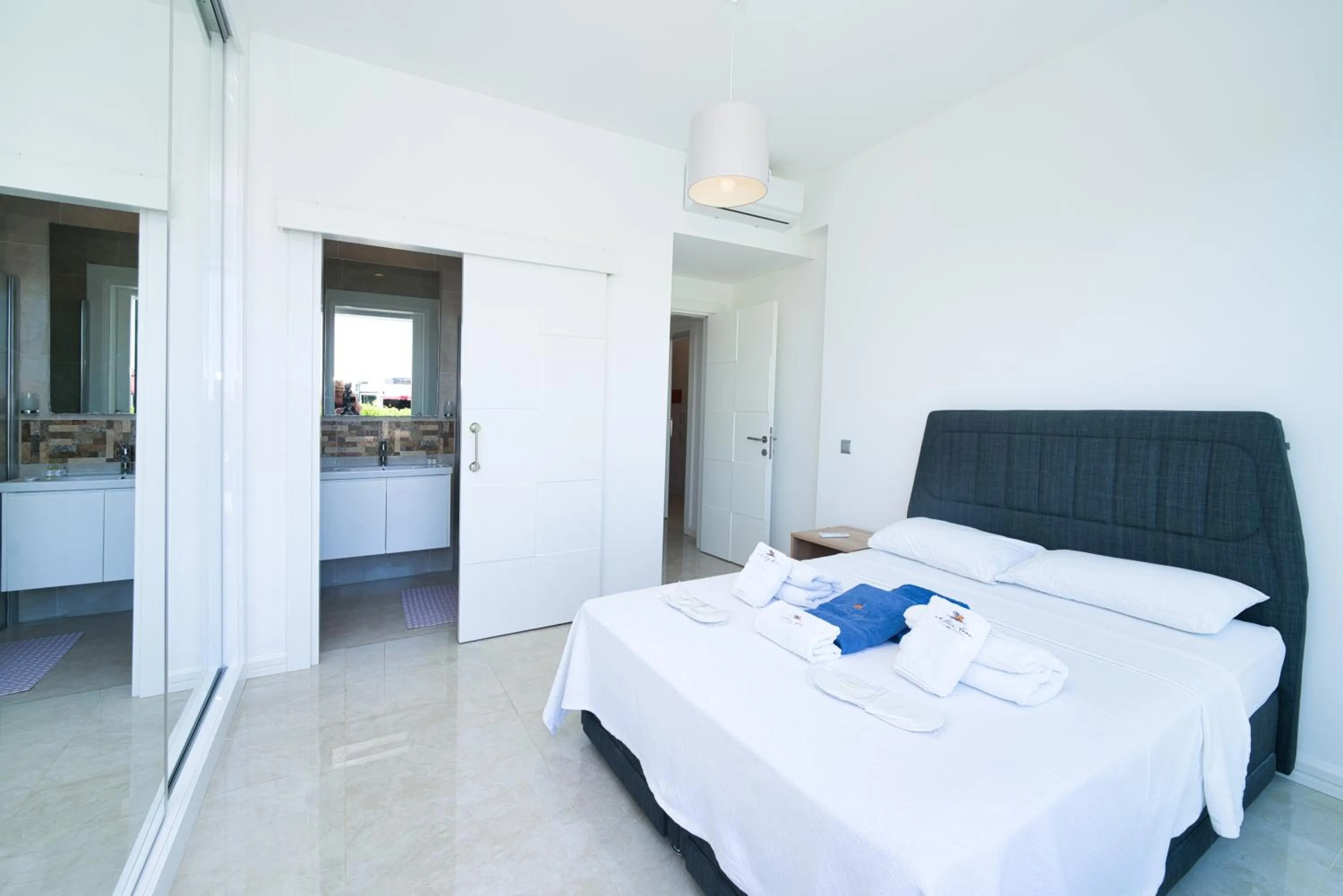 Bed in Maldives Holiday Homes