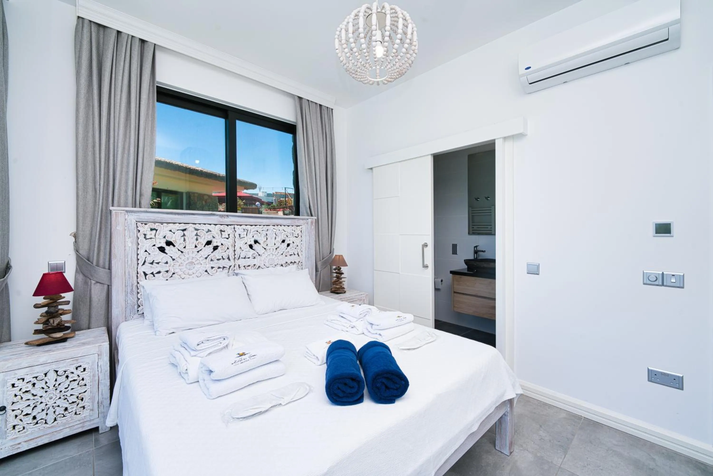 Bed in Maldives Holiday Homes