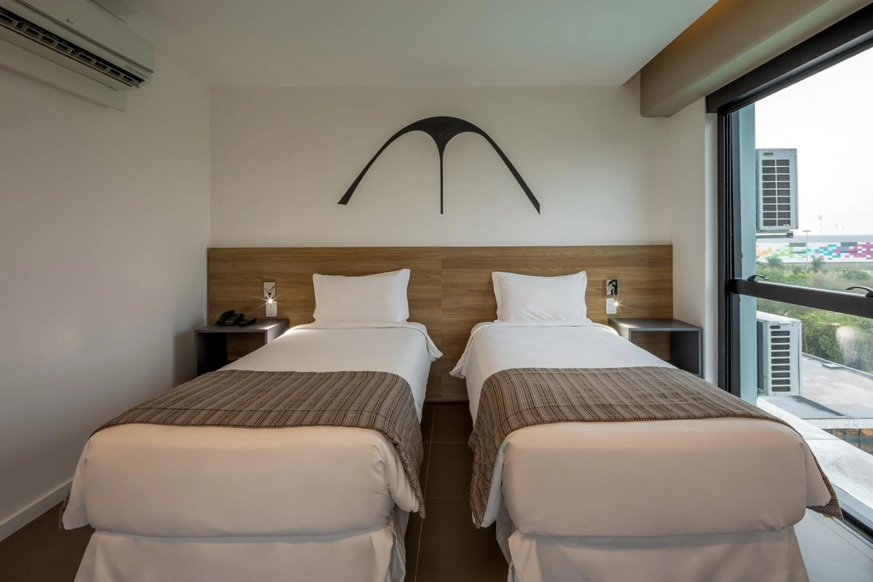 Bed in Linx Galeão by Wish