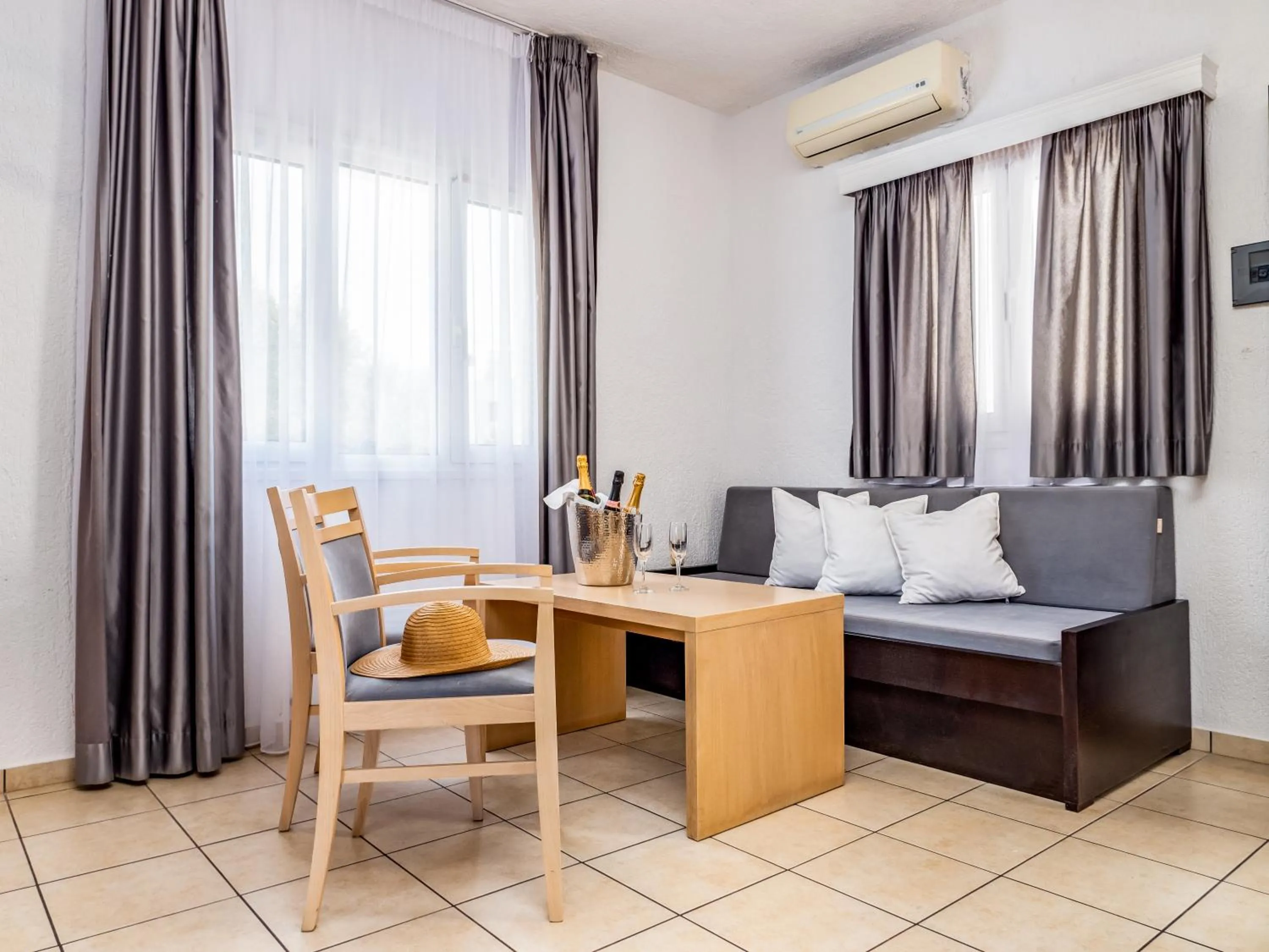 TV and multimedia in Elounda Alikes Suites & Studios