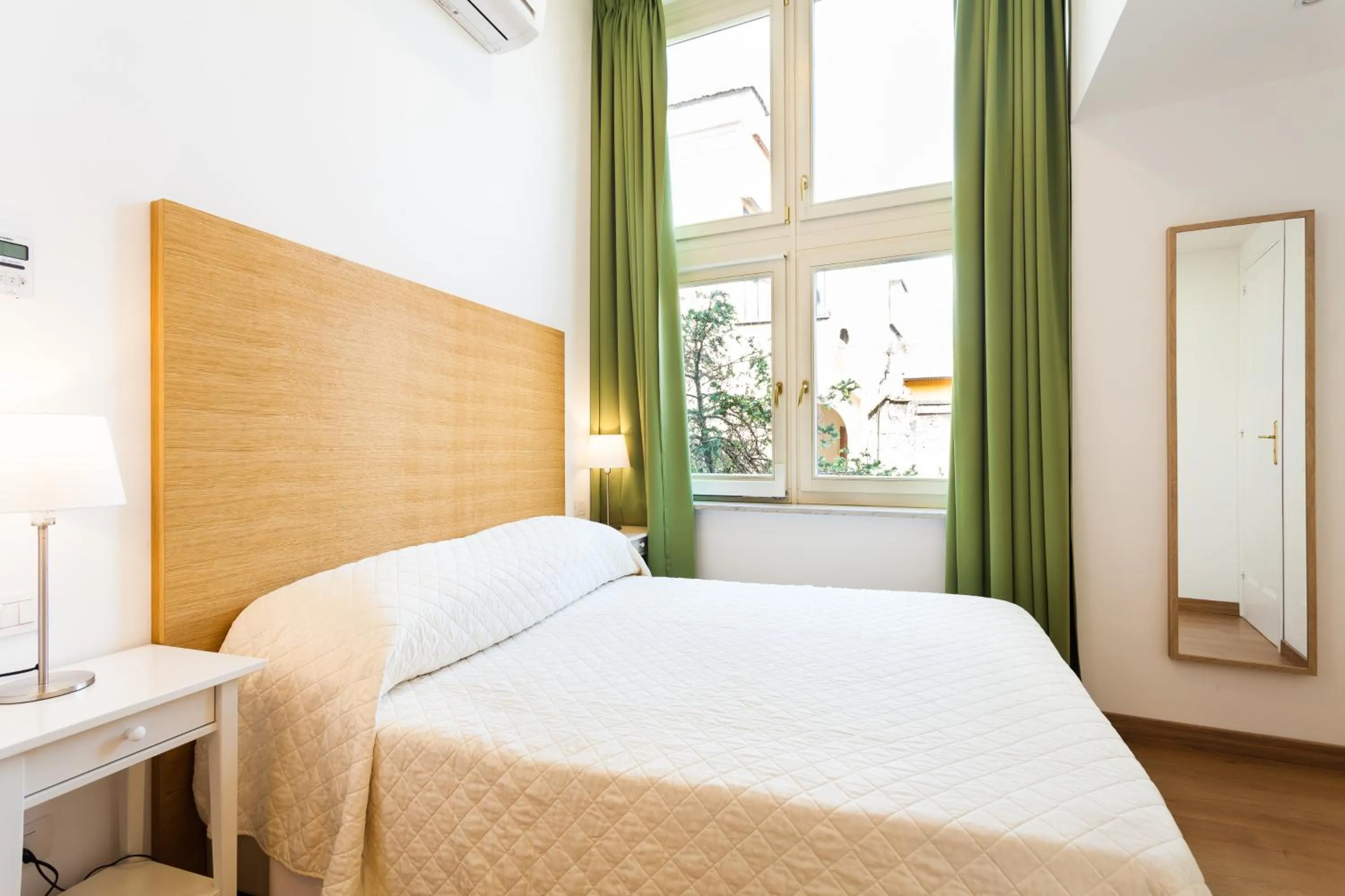 Bed in Corso Italia Suites