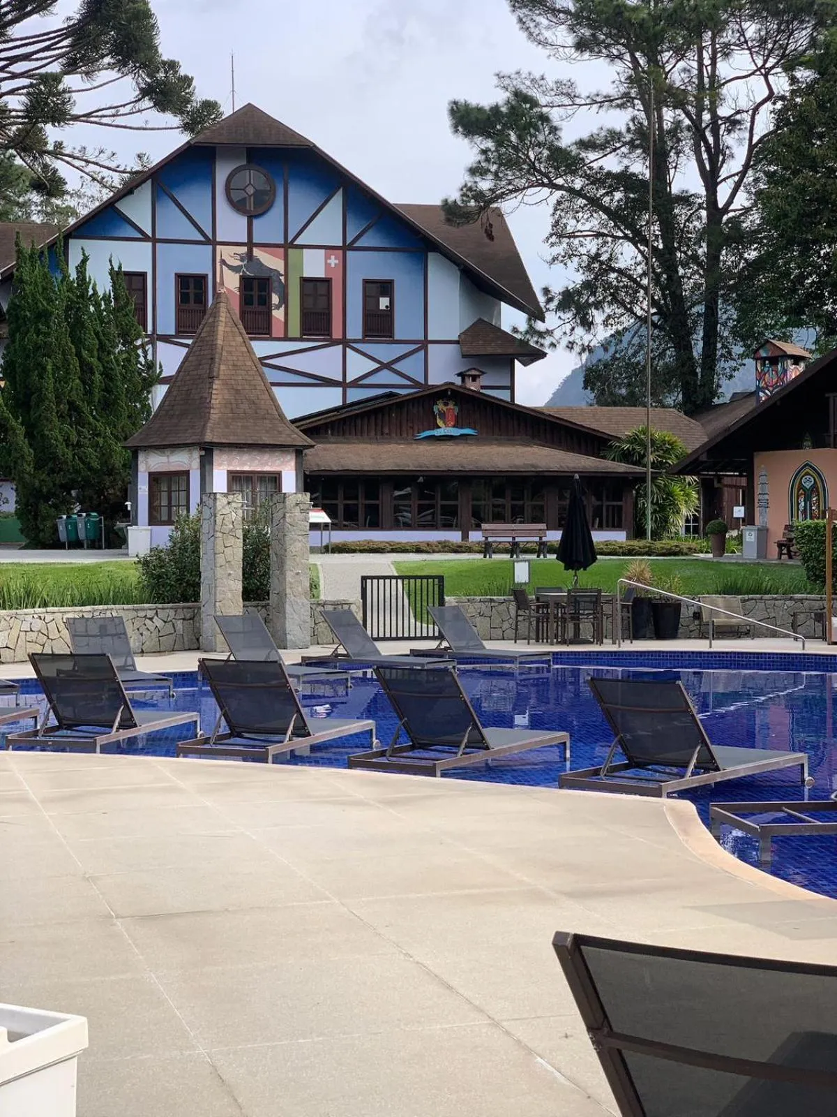 Property building in Village Le Canton