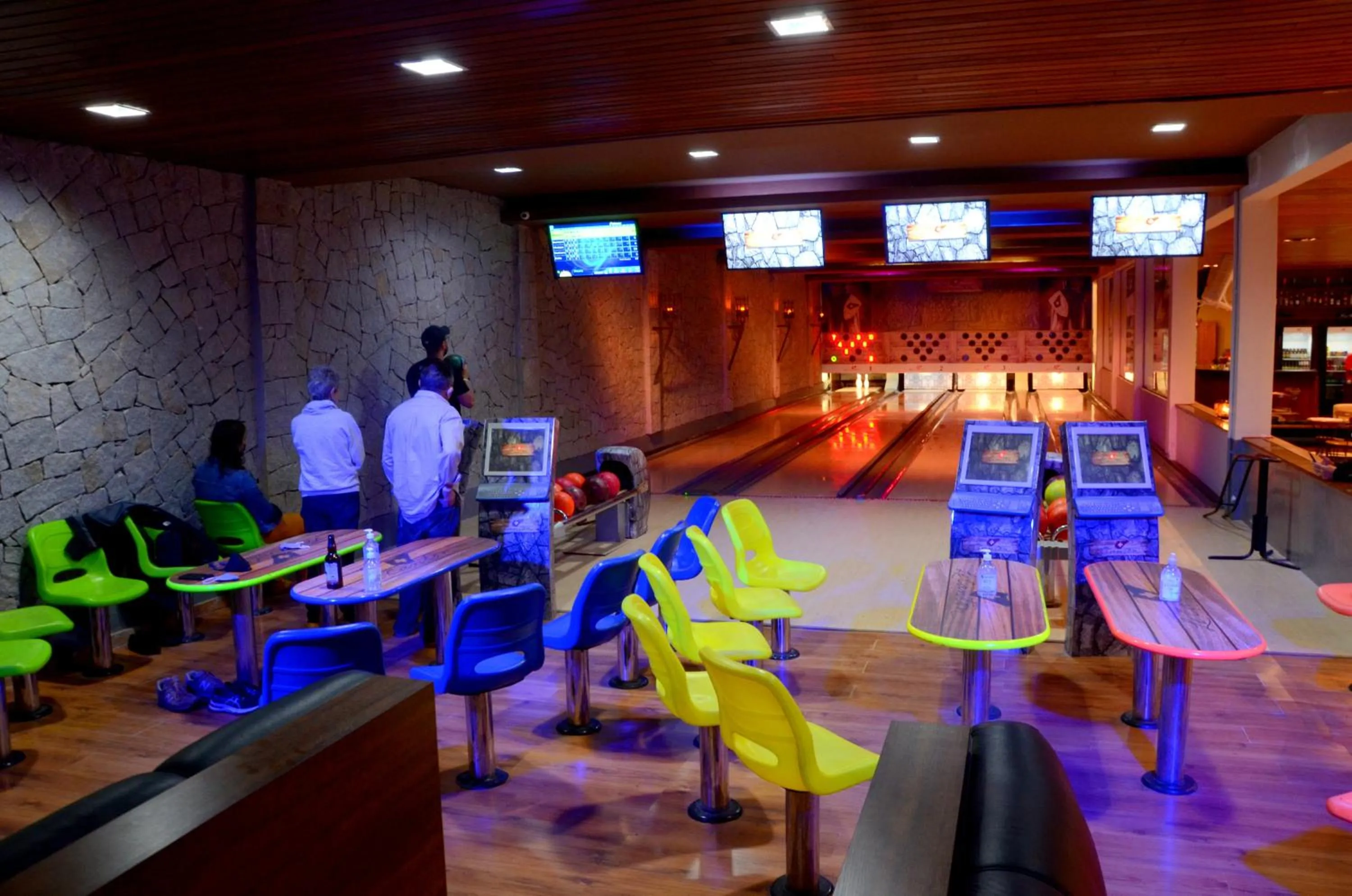 Bowling in Village Le Canton