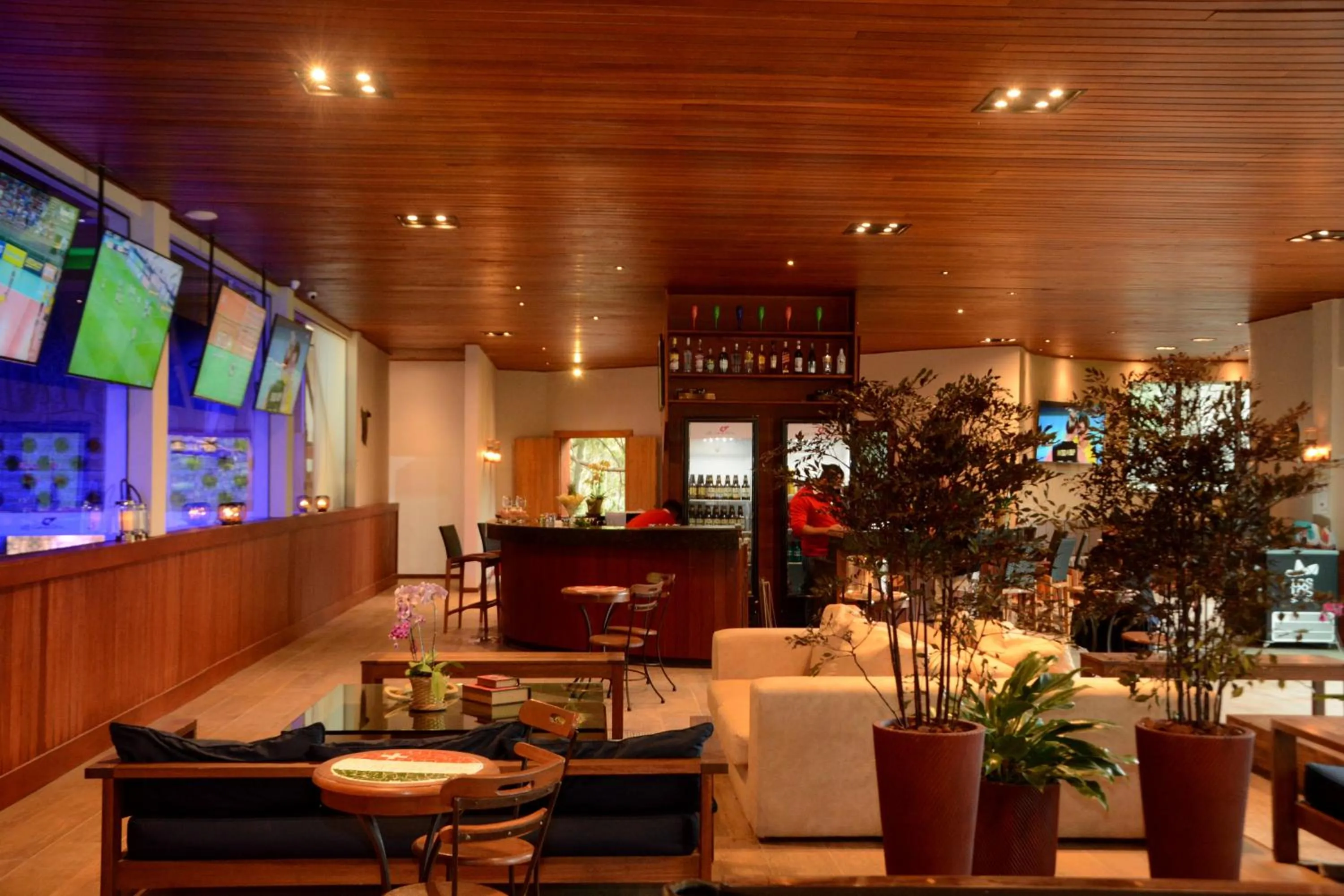 Restaurant/places to eat in Village Le Canton