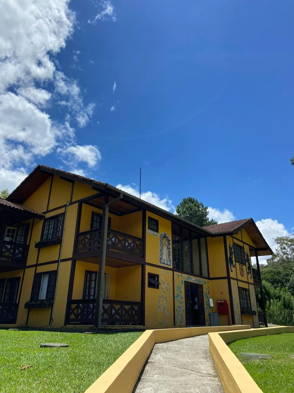 Property building in Village Le Canton