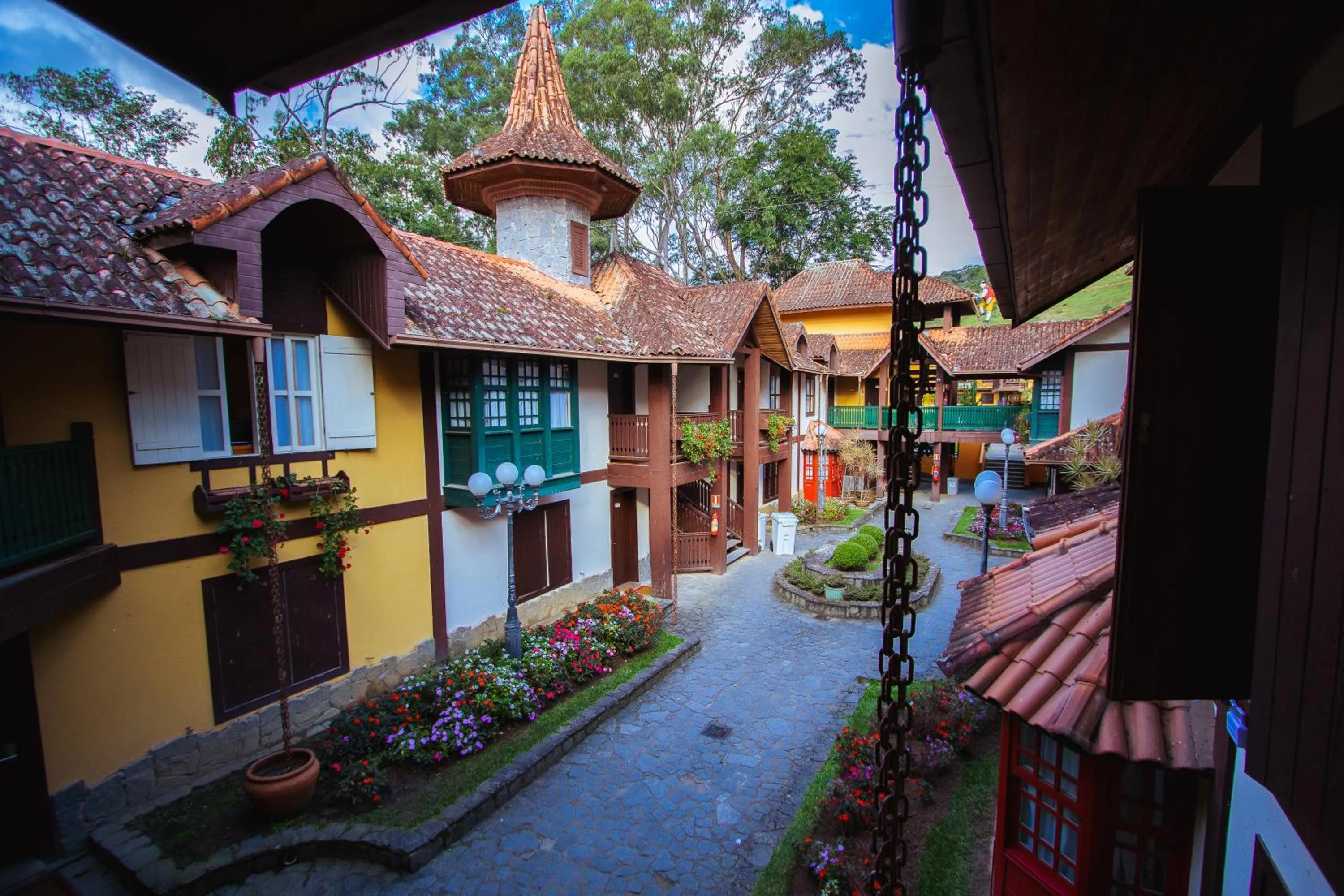 Property building in Village Le Canton