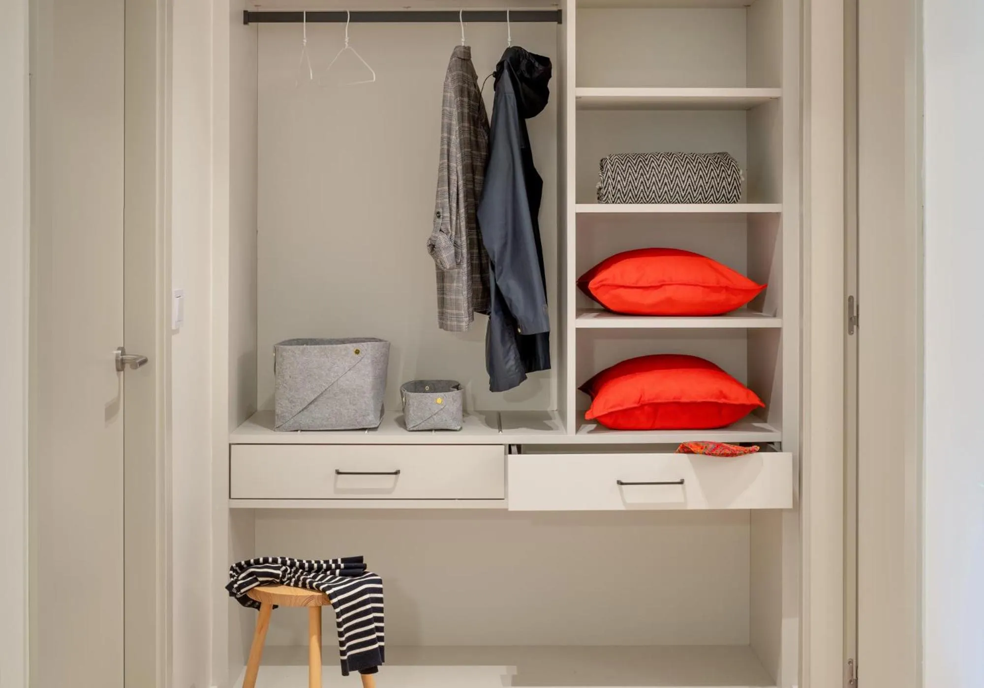 wardrobe in Líbere Vitoria