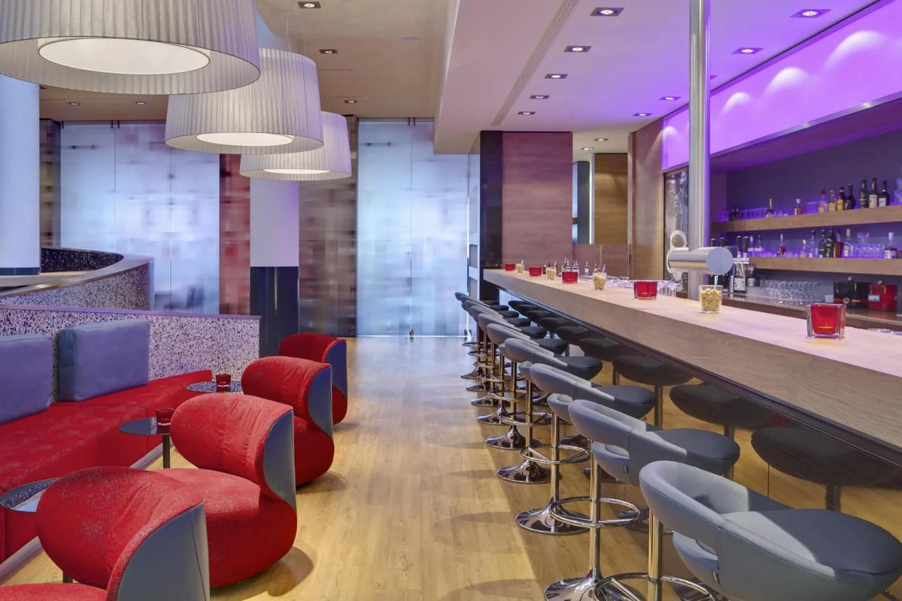 Lounge or bar in IntercityHotel Berlin Hauptbahnhof