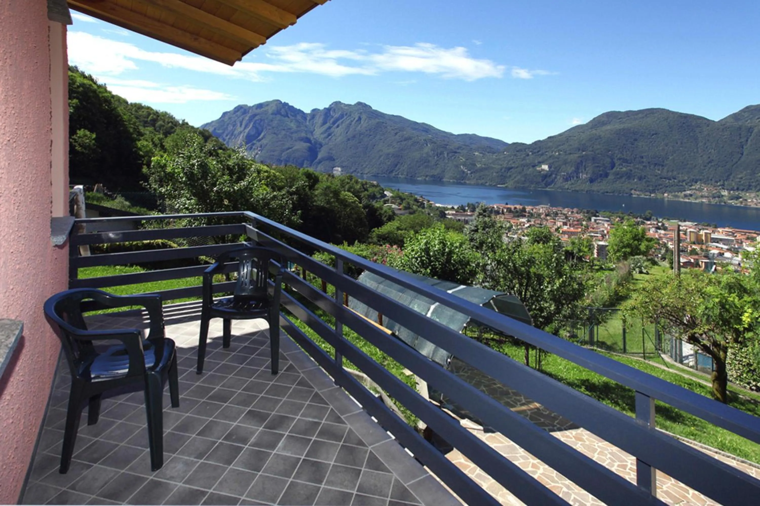 Lake view in Casa Virginia