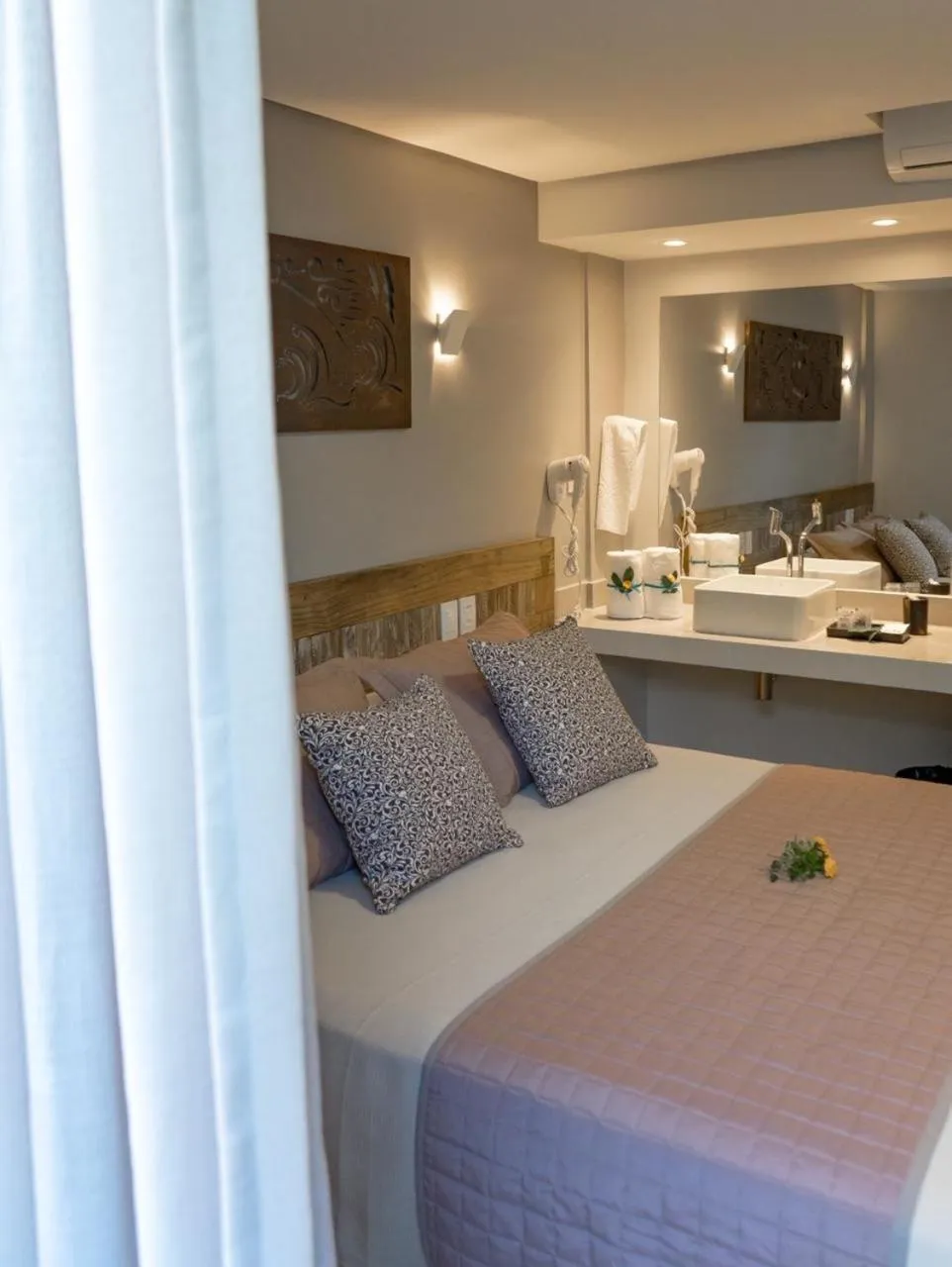 Toilet, Bed in Pousada Patuá do Morro