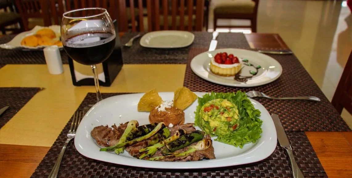 Restaurant/places to eat in Hotel Soleil Celaya