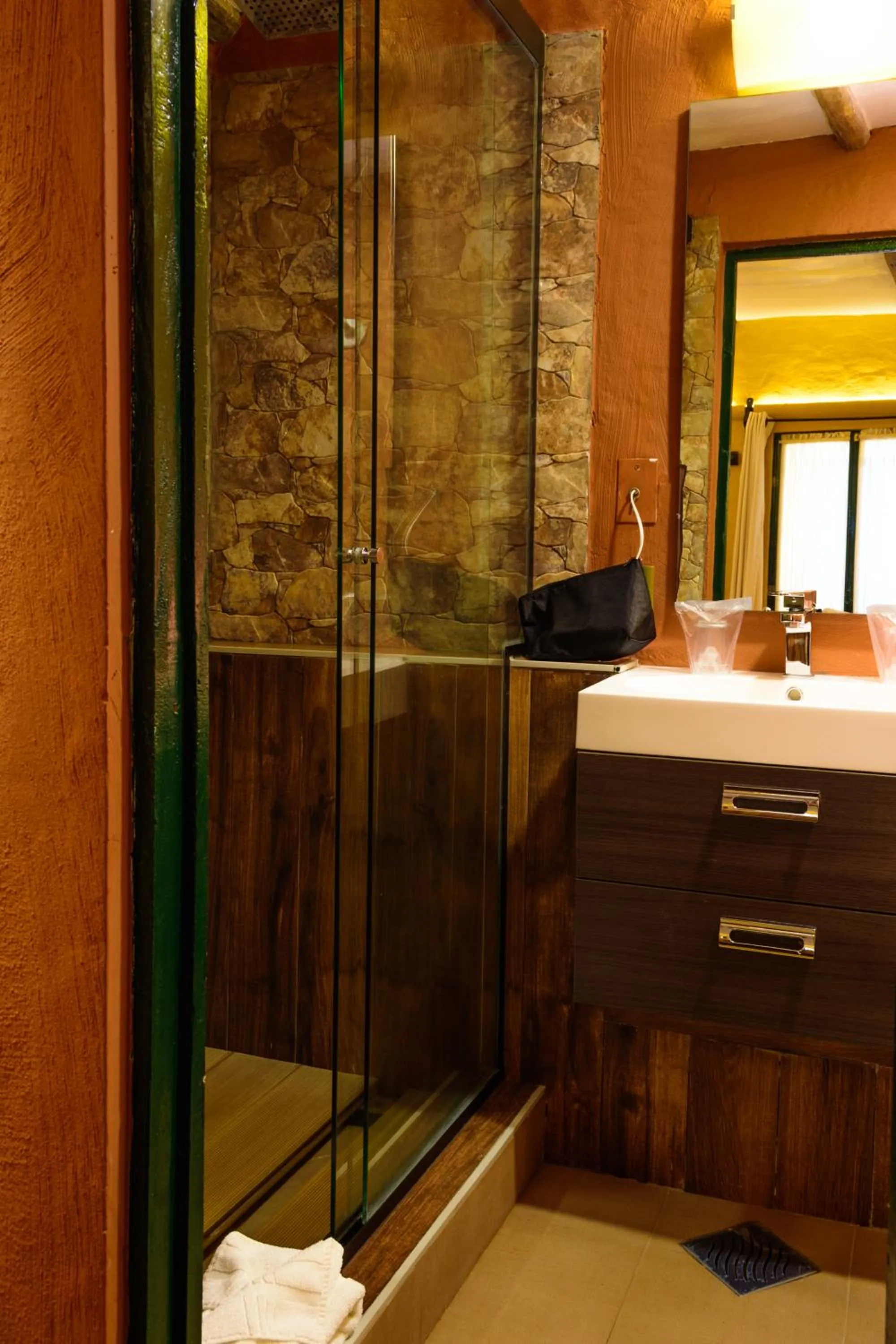 Bathroom in Hotel Jardines de Uyuni