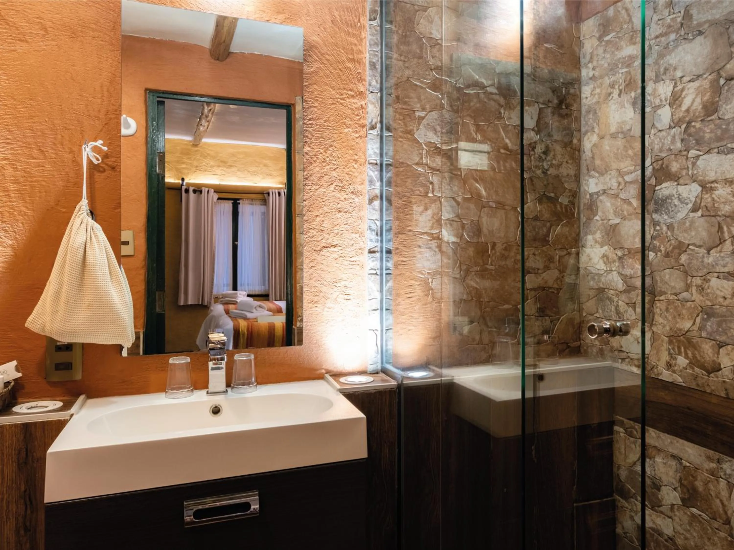 Bathroom in Hotel Jardines de Uyuni