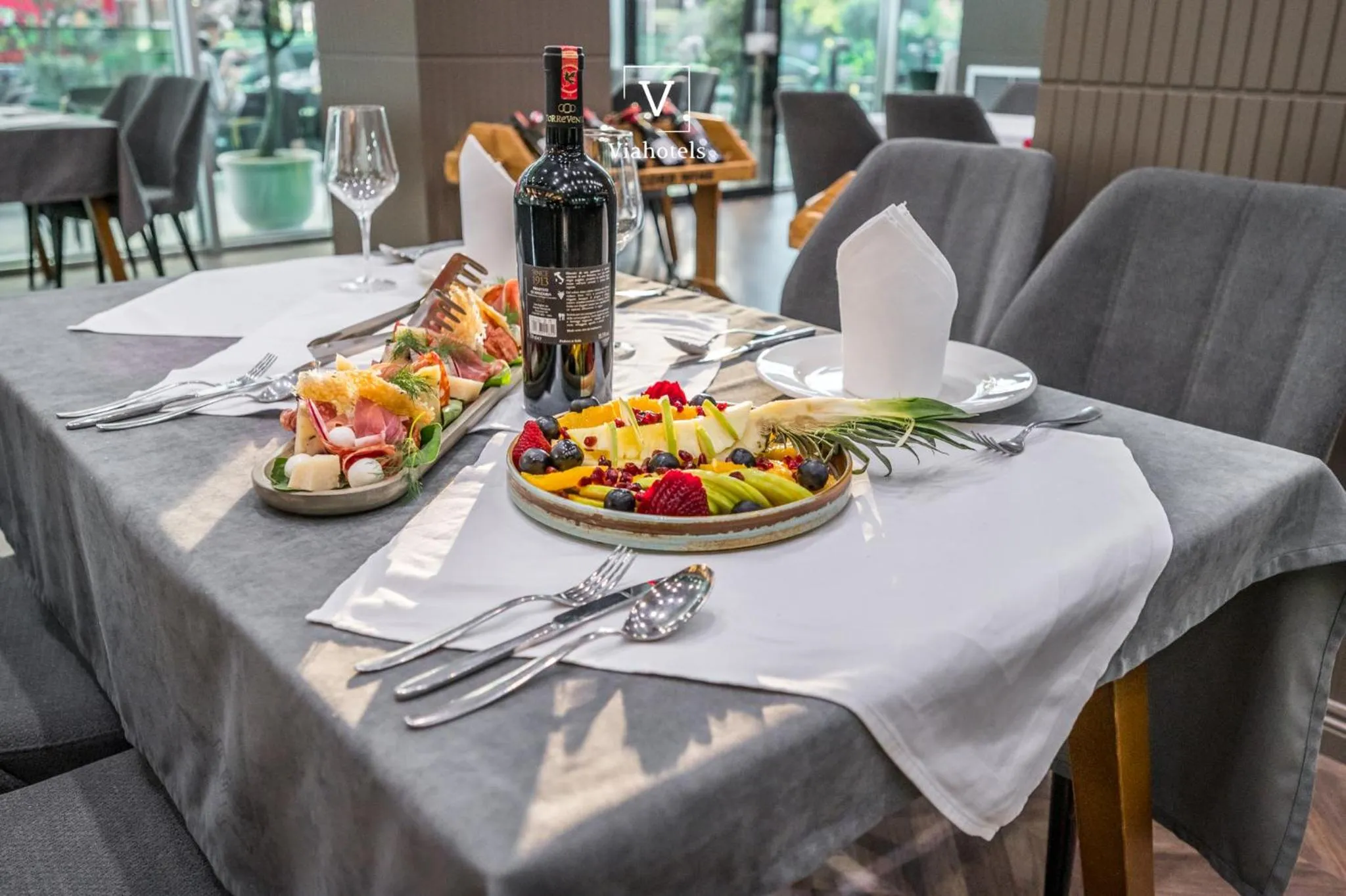 Restaurant/places to eat in VH Eurostar Tirana Hotel Congress & Tirana Spa