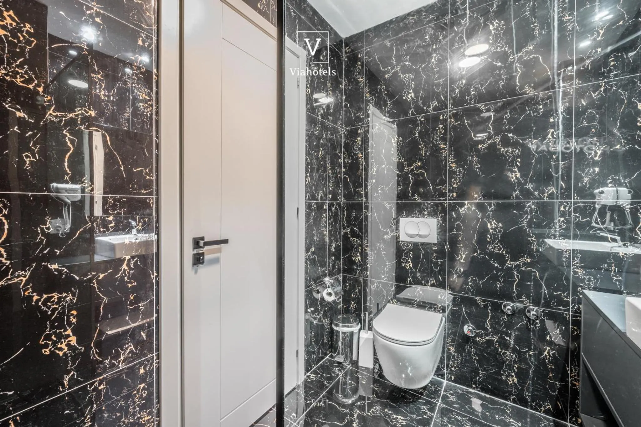 Shower in VH Eurostar Tirana Hotel Congress & Tirana Spa