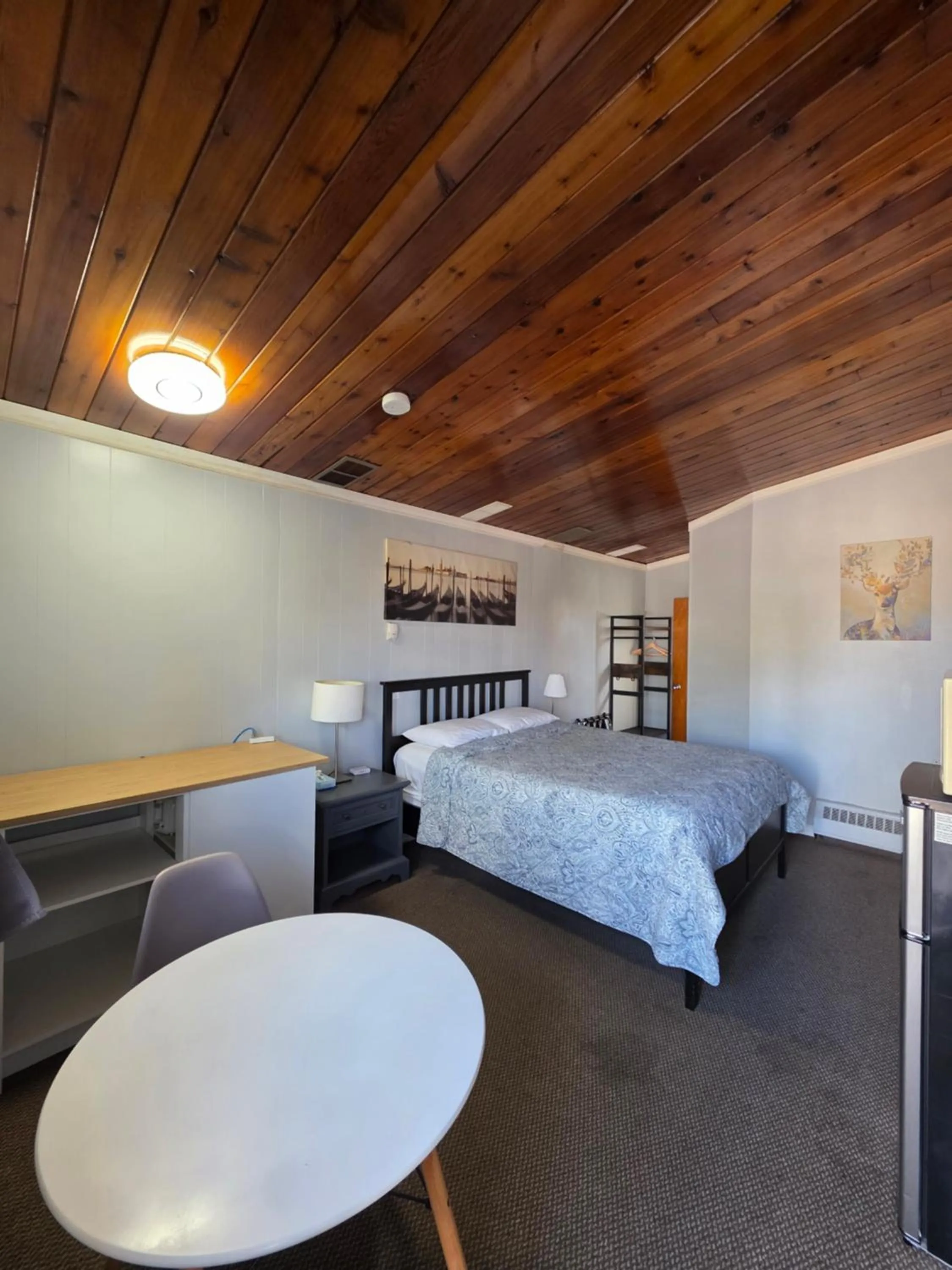 Bed in Bio Vista Motel