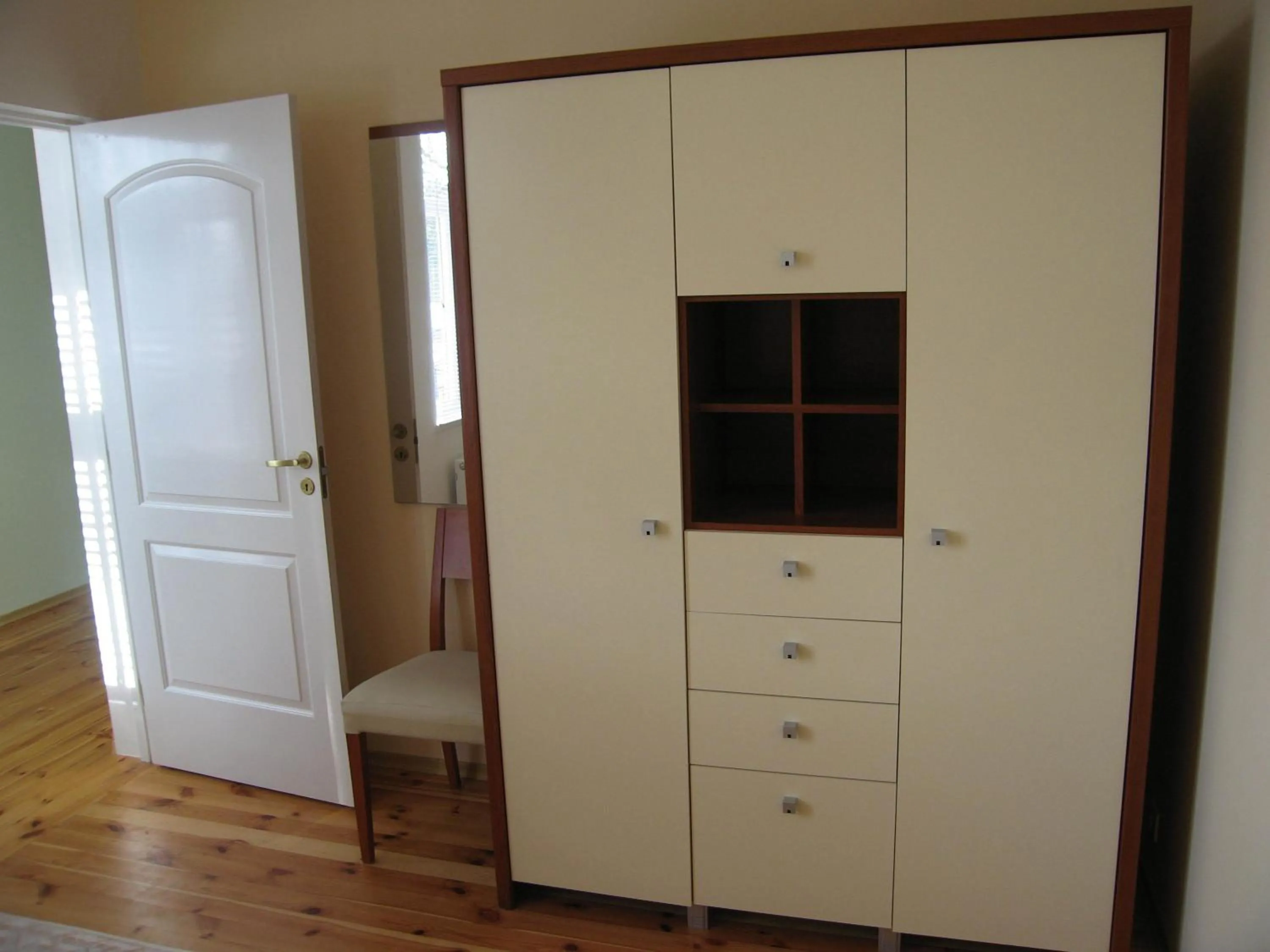 Four-Bedroom Apartment in Family Apartments