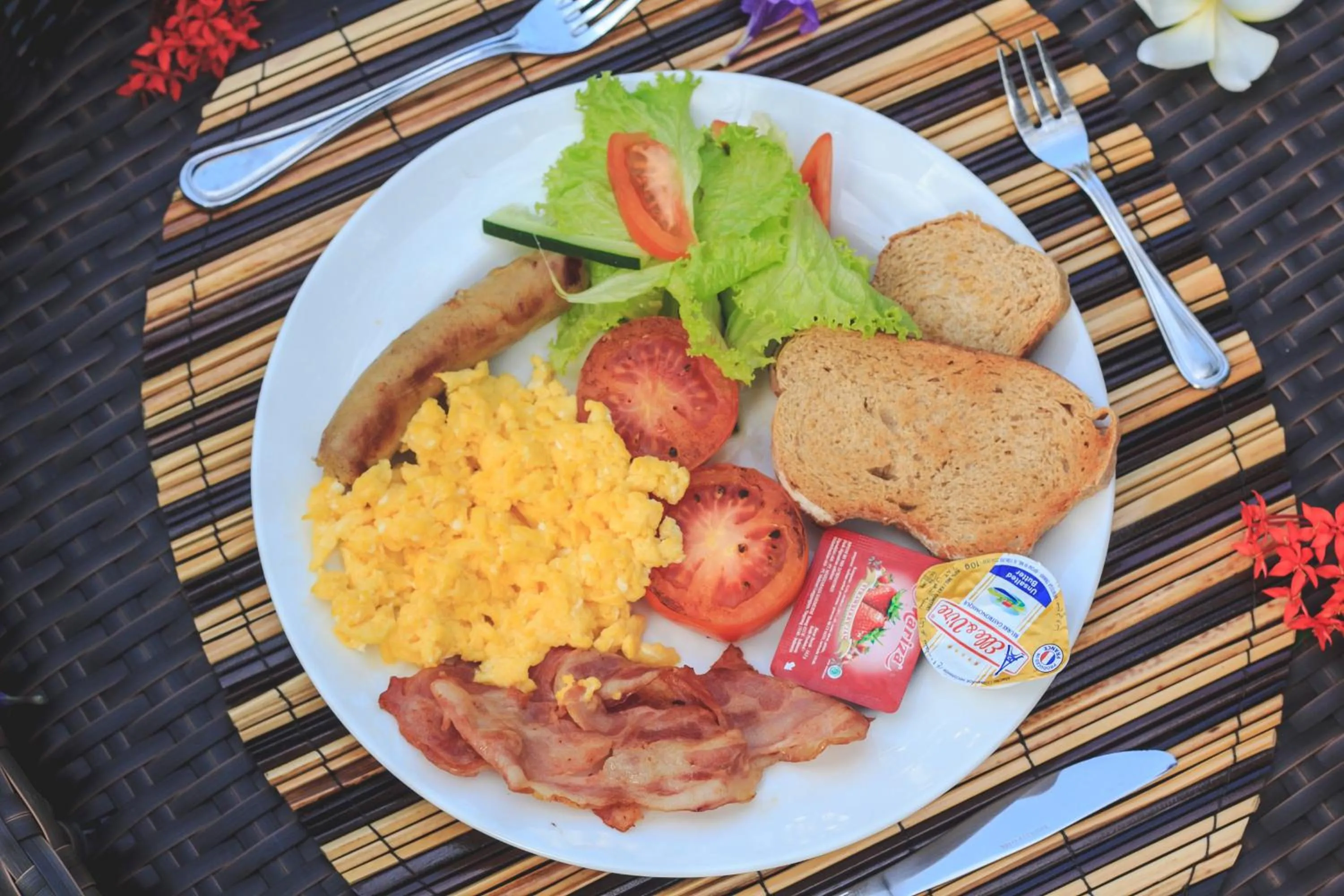 Breakfast in Villa Ciwuwi Balangan by Nagisa Bali