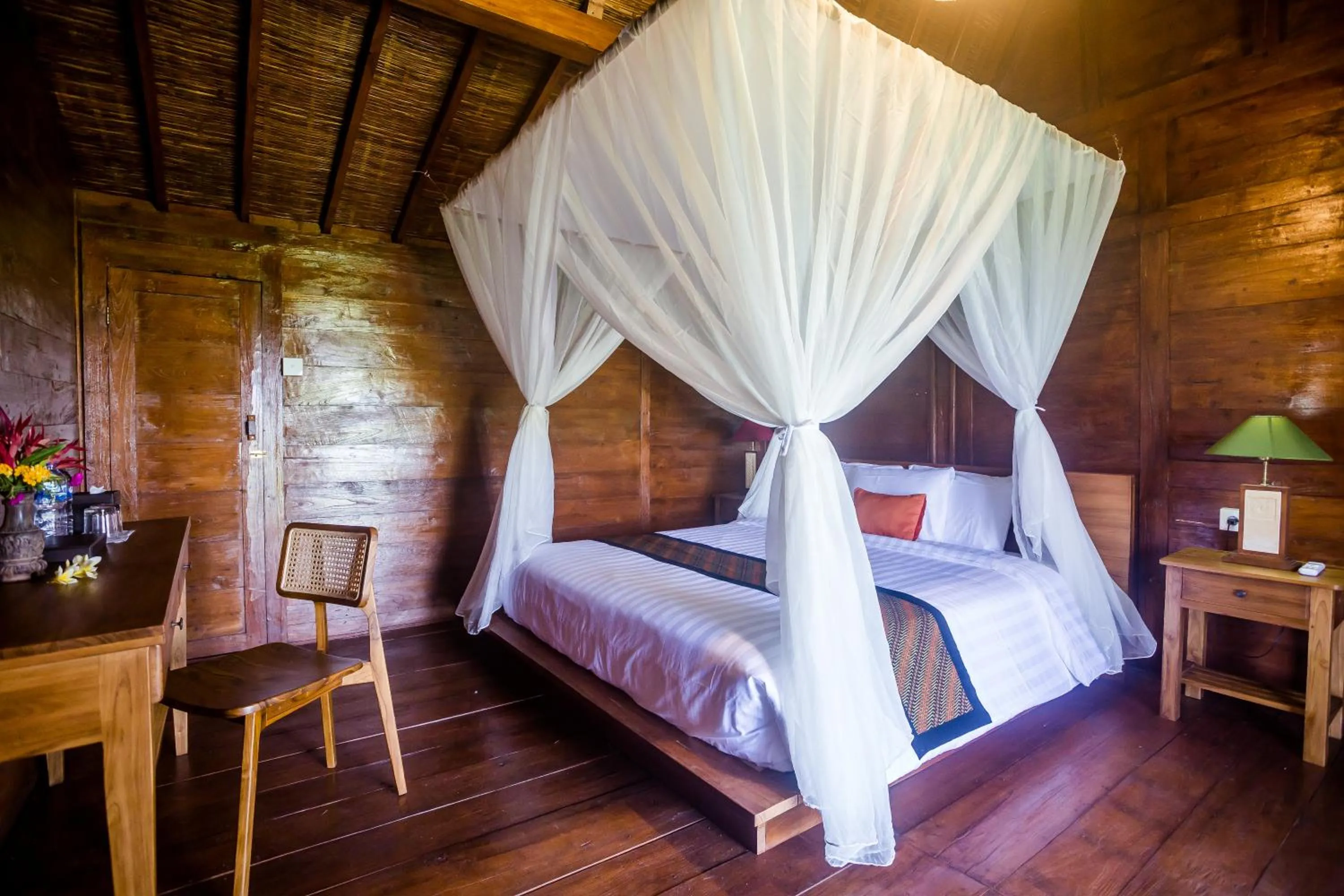 Bedroom, Bed in Victory Munggu