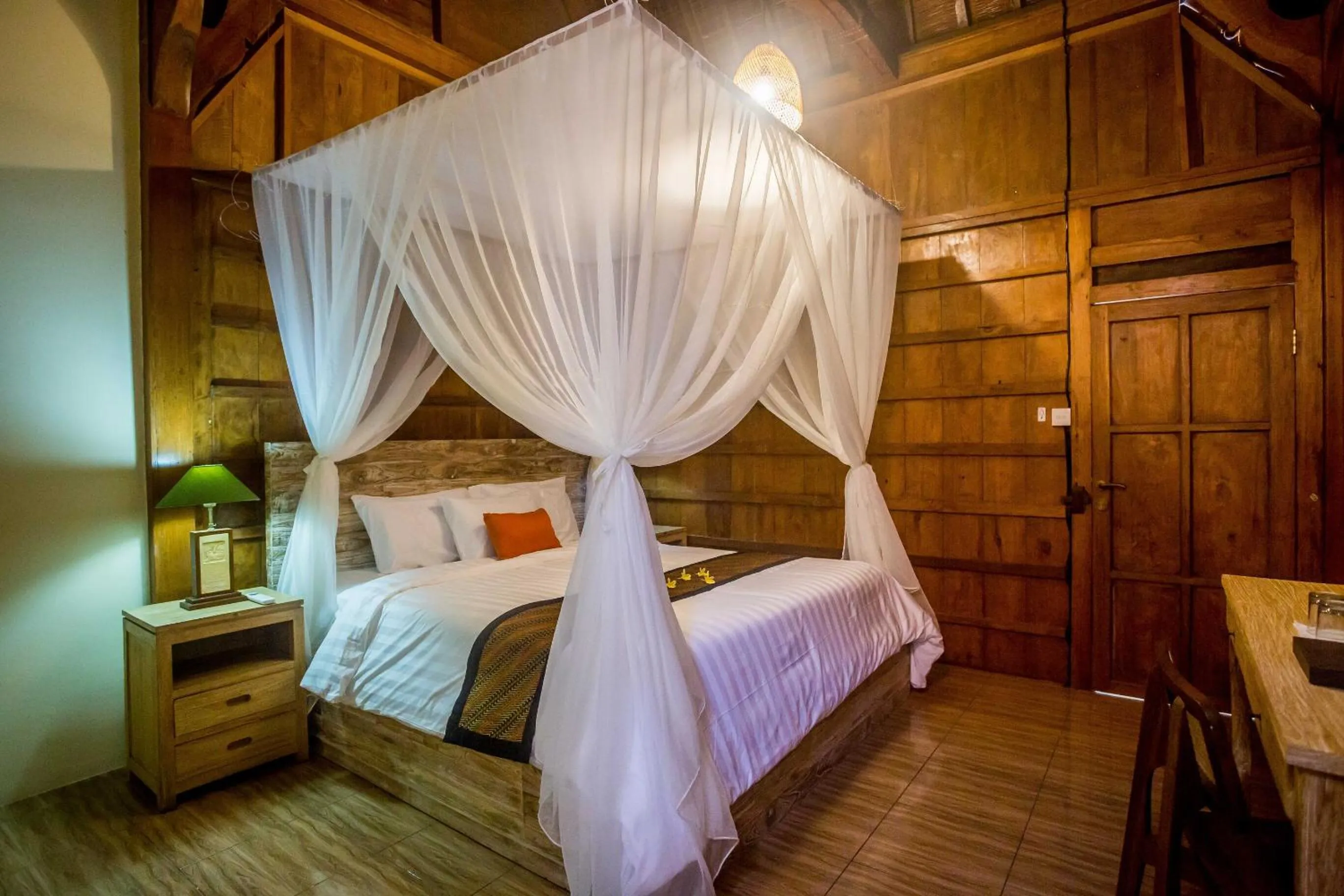 Bedroom, Bed in Victory Munggu