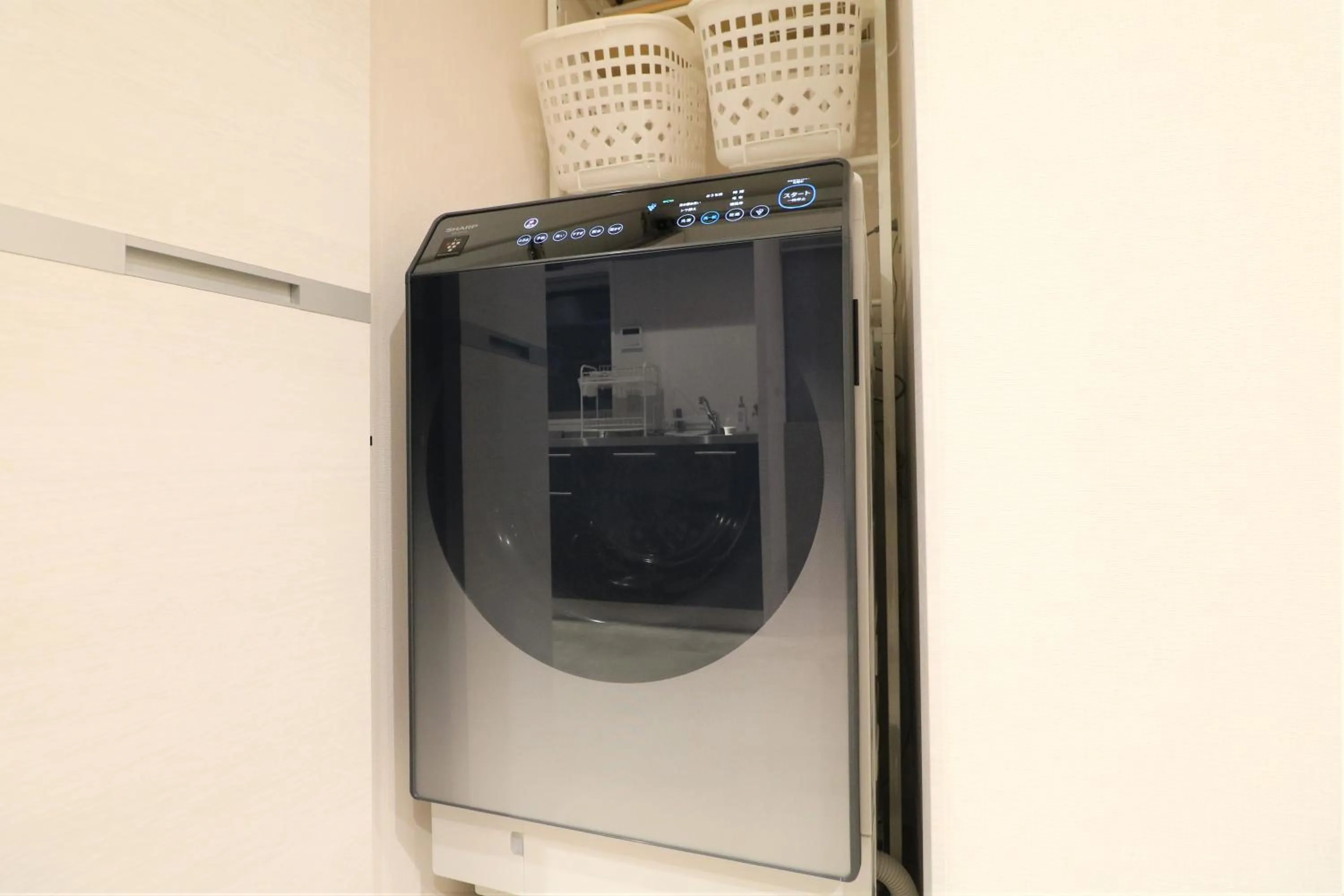 Photo of the whole room in Smart Stay Ito 302