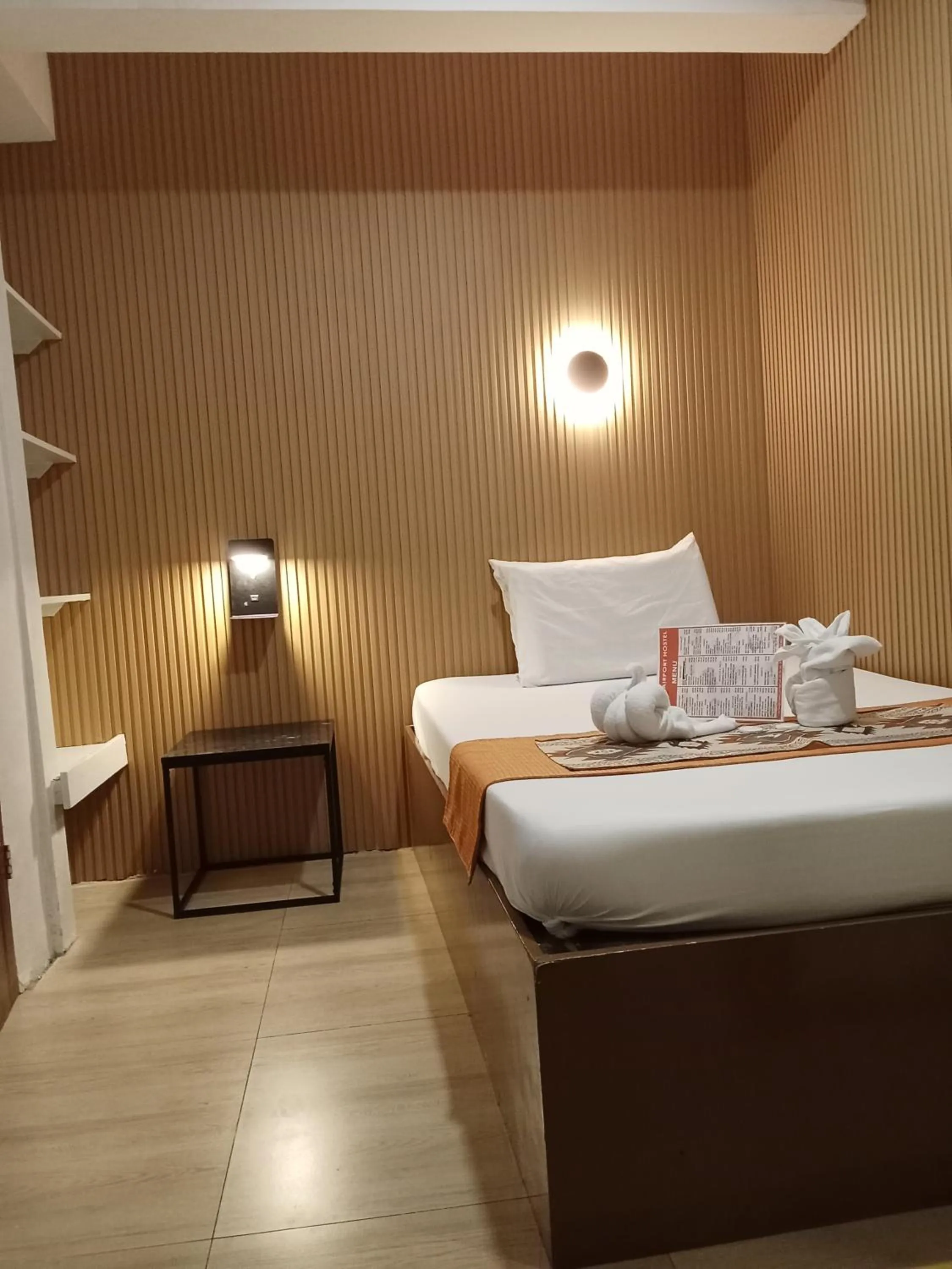 Bed in Airport Hostel Manila