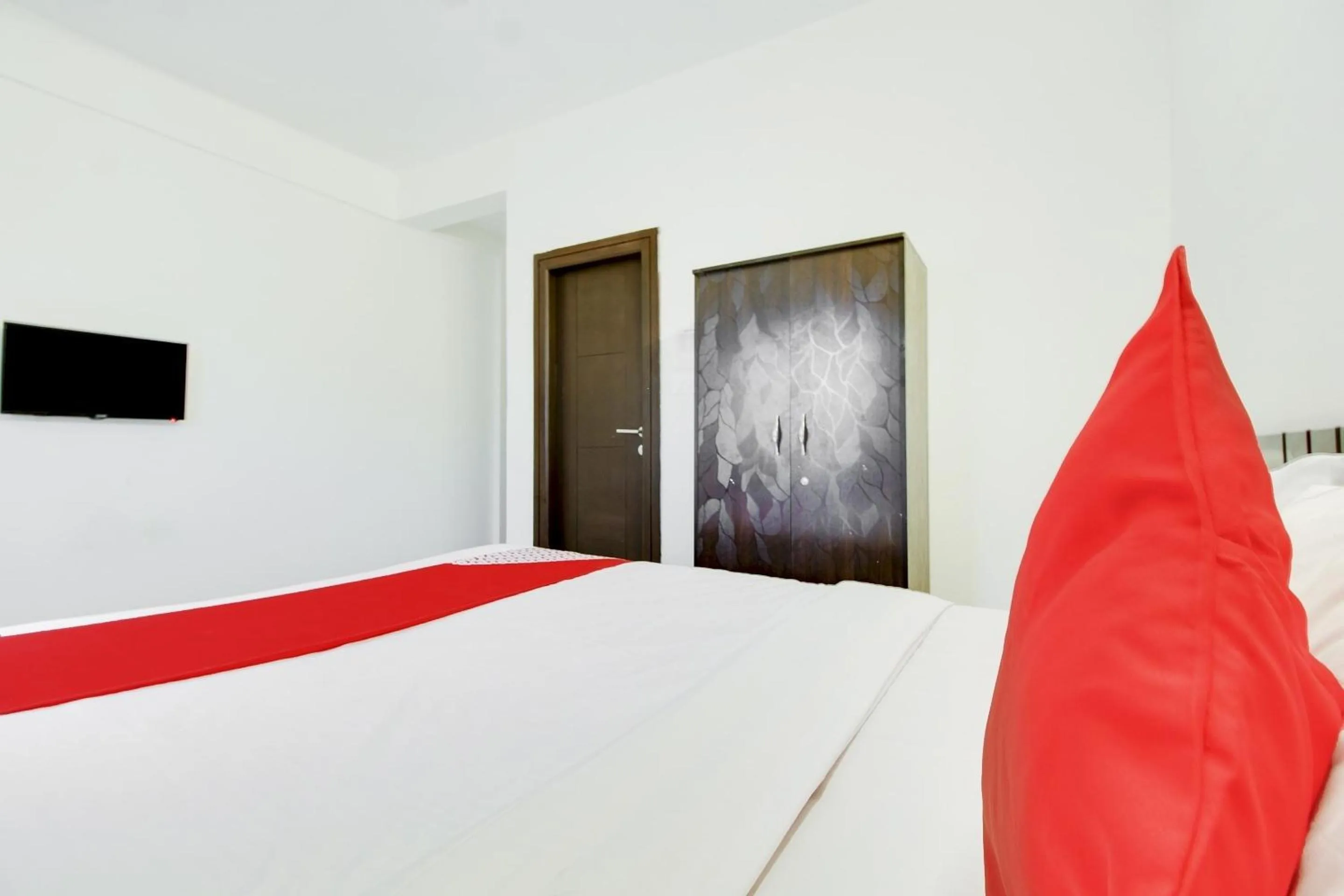 Bedroom, Bed in Hotel O Sm Residency