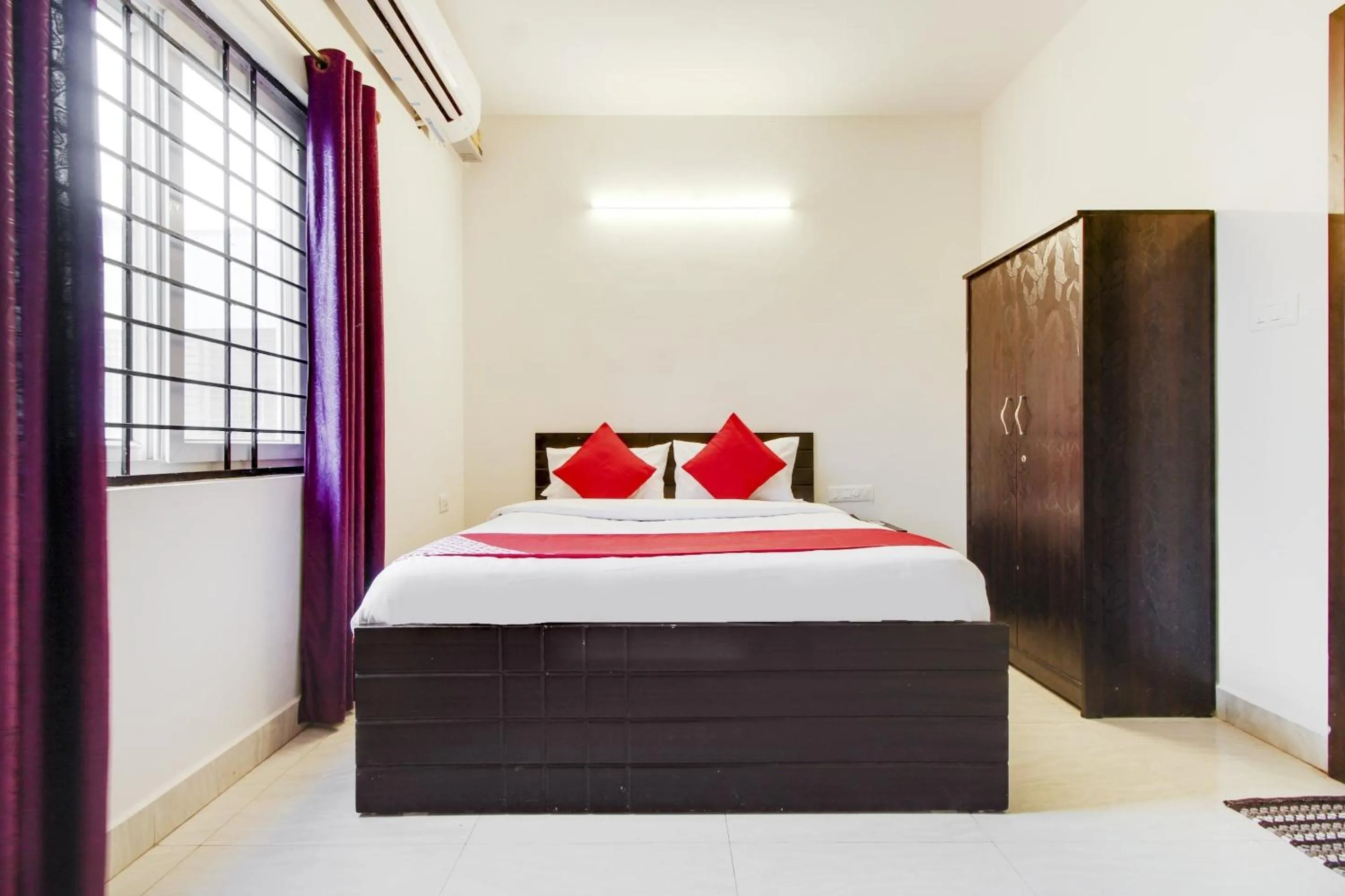 Bedroom, Bed in Hotel O Sm Residency