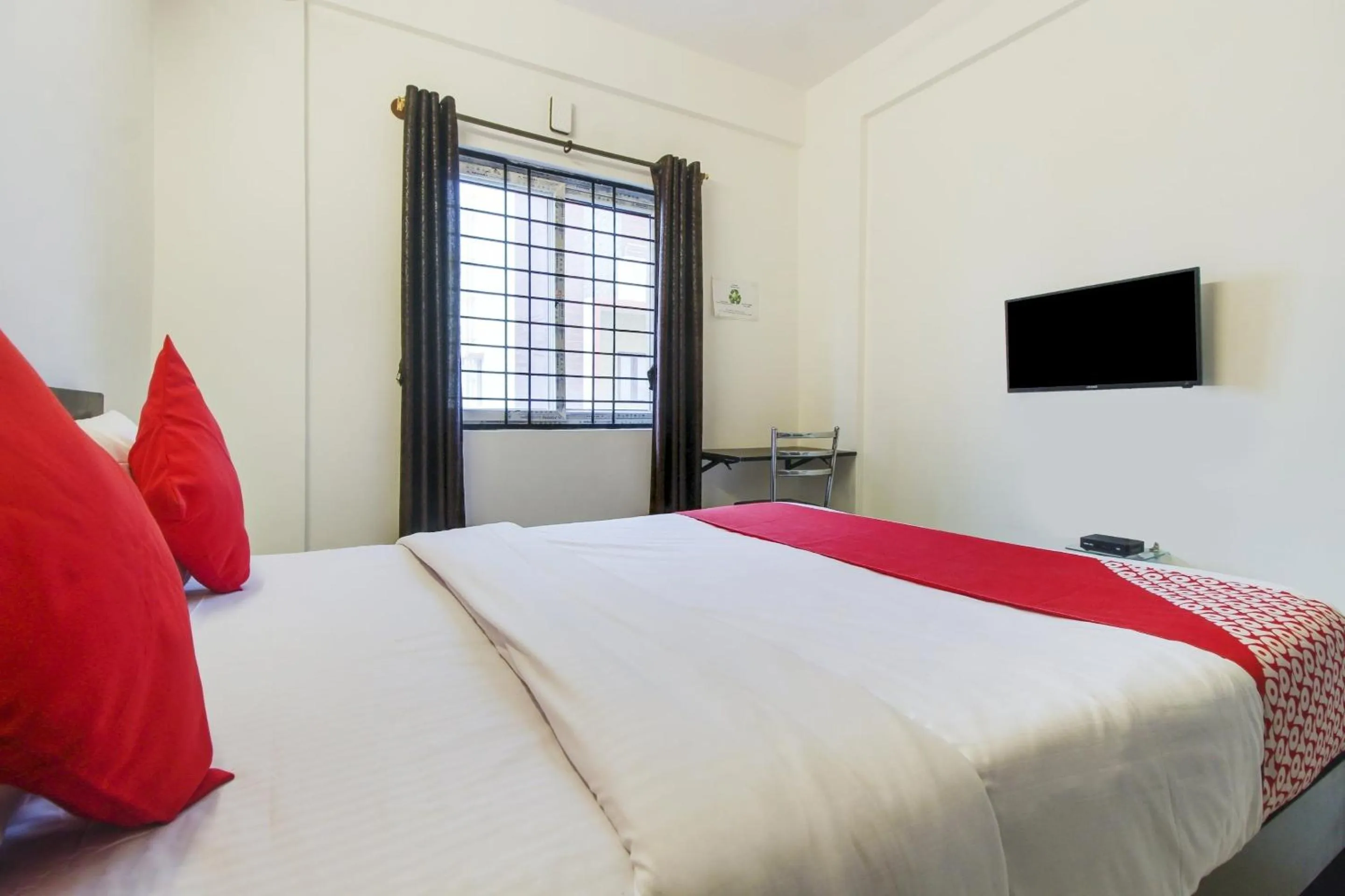 Bedroom, Bed in Hotel O Sm Residency