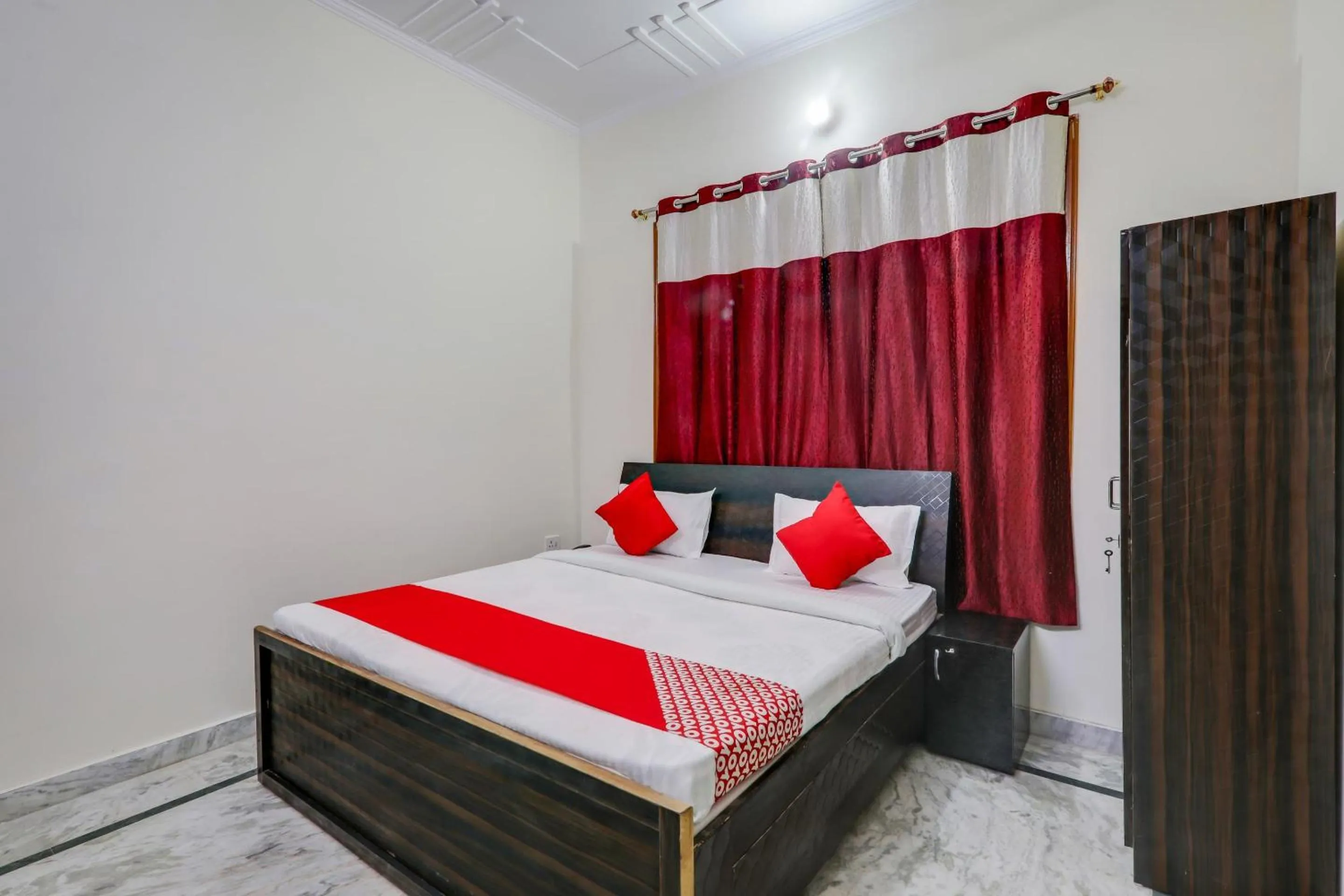 Bedroom, Bed in Hotel O Urmila Sadan