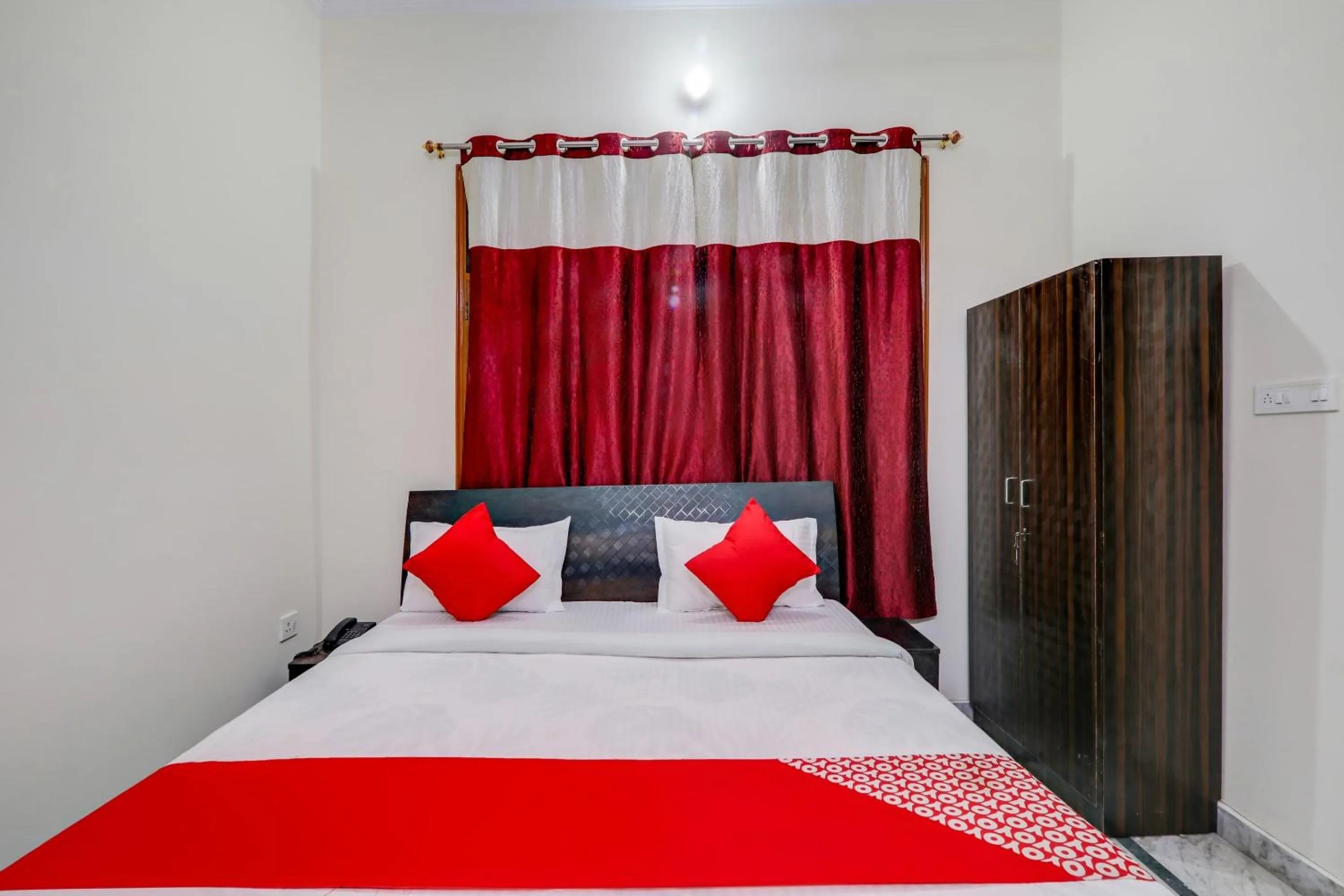 Bedroom, Bed in Hotel O Urmila Sadan