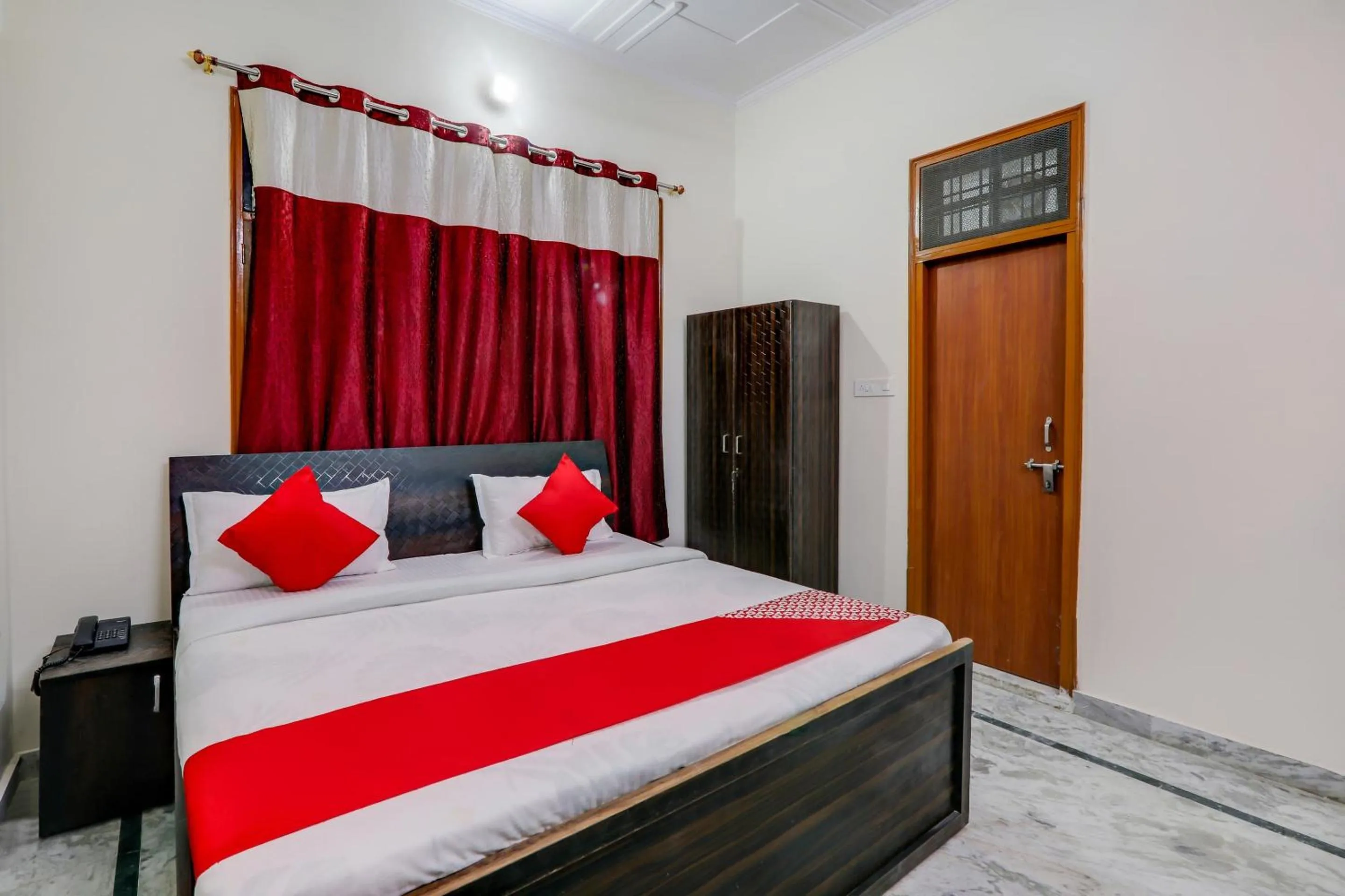 Bedroom, Bed in Hotel O Urmila Sadan