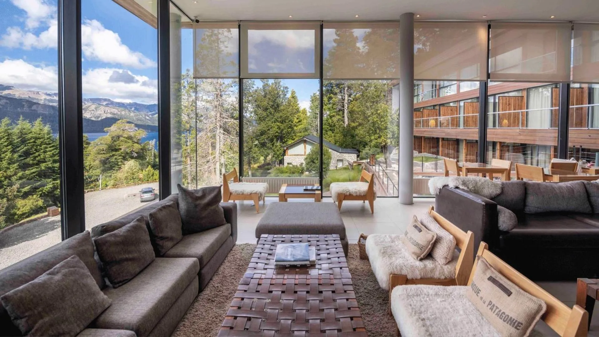 Seating area in Hotel Alto Traful