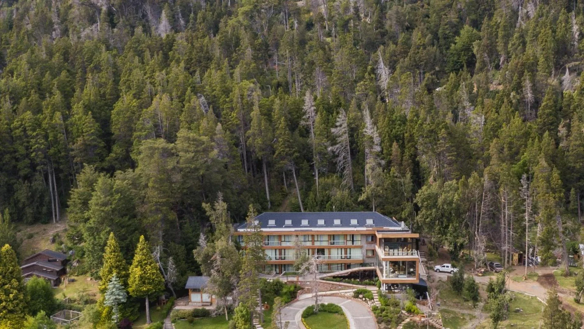 Property building in Hotel Alto Traful